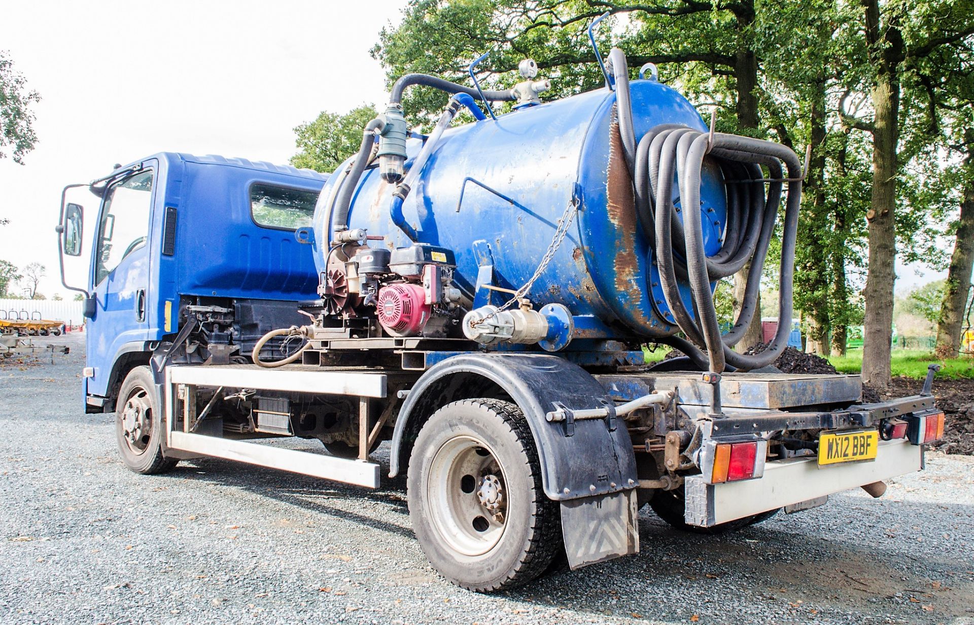 Isuzu Forward N75.190 Auto 7.5 tonne toilet tanker lorry Registration Number: WX12 BBF Date of - Image 4 of 18