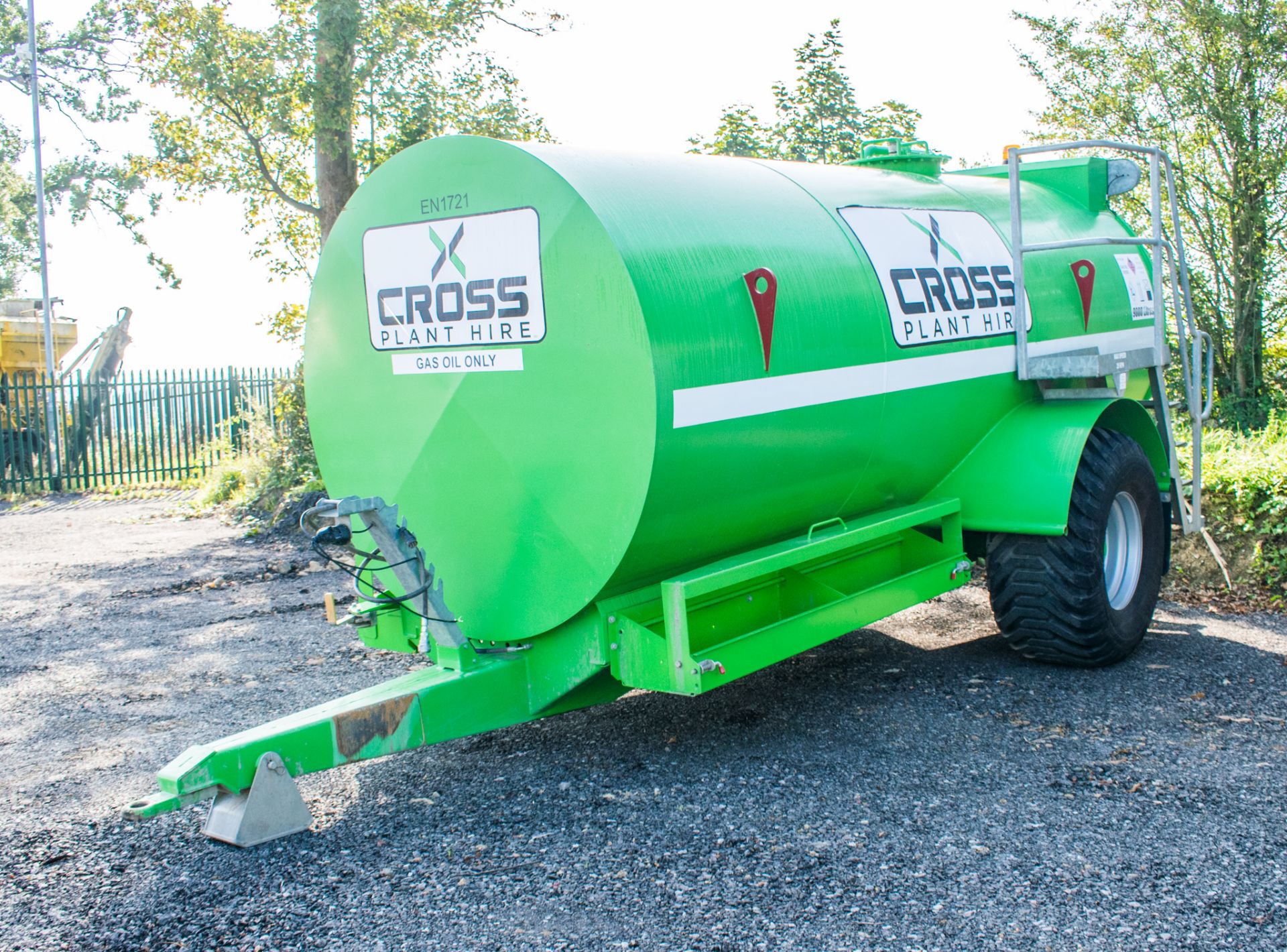 Cross Plant 9000 litre bunded fuel bowser Year: 2018 S/N: 26843 c/w: petrol driven pump , delivery