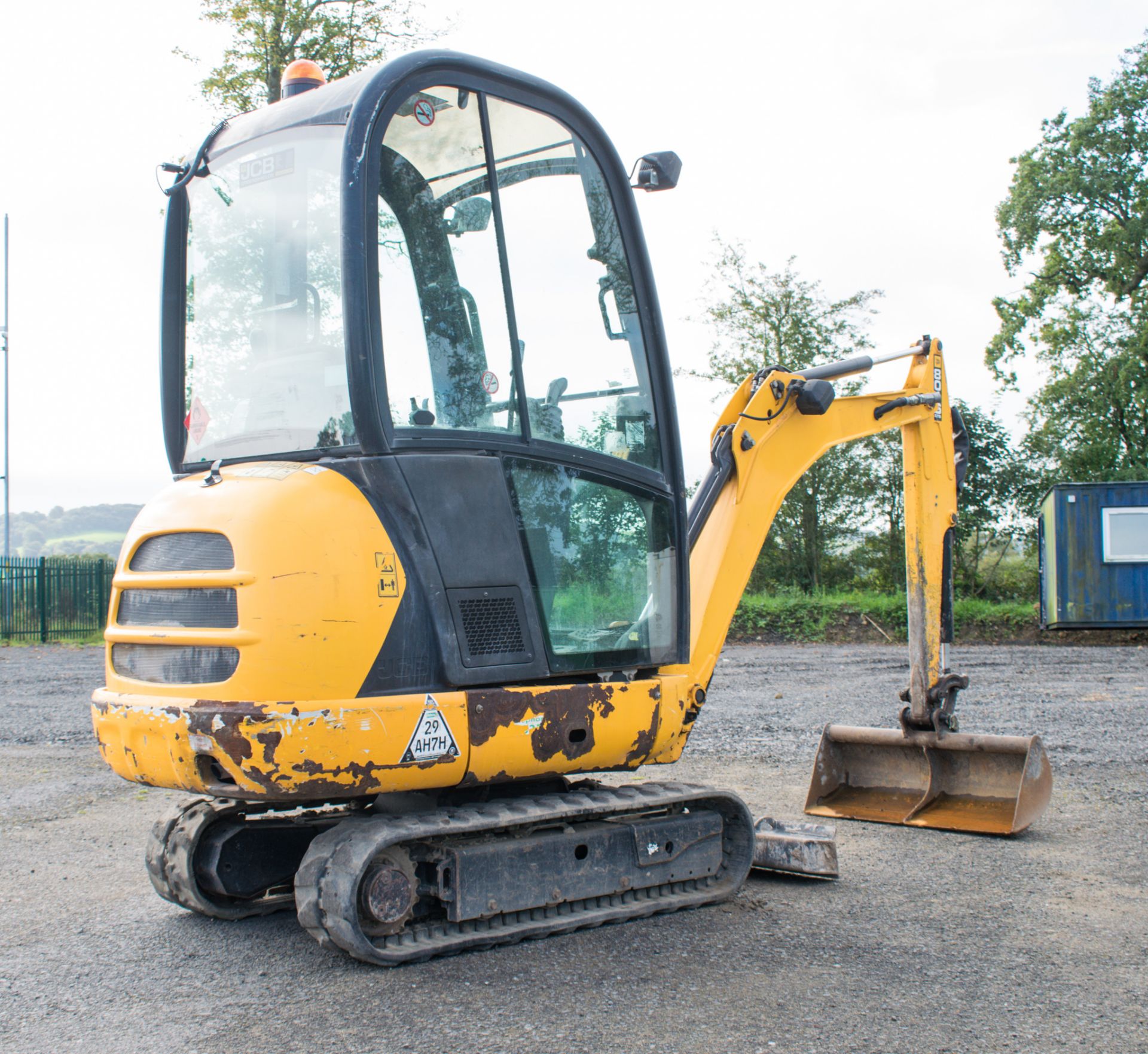 JCB 8016 1.6 tonne rubber tracked mini excavator  Year: 2013 S/N: 2071336 Recorded Hours: 1890 - Image 3 of 18