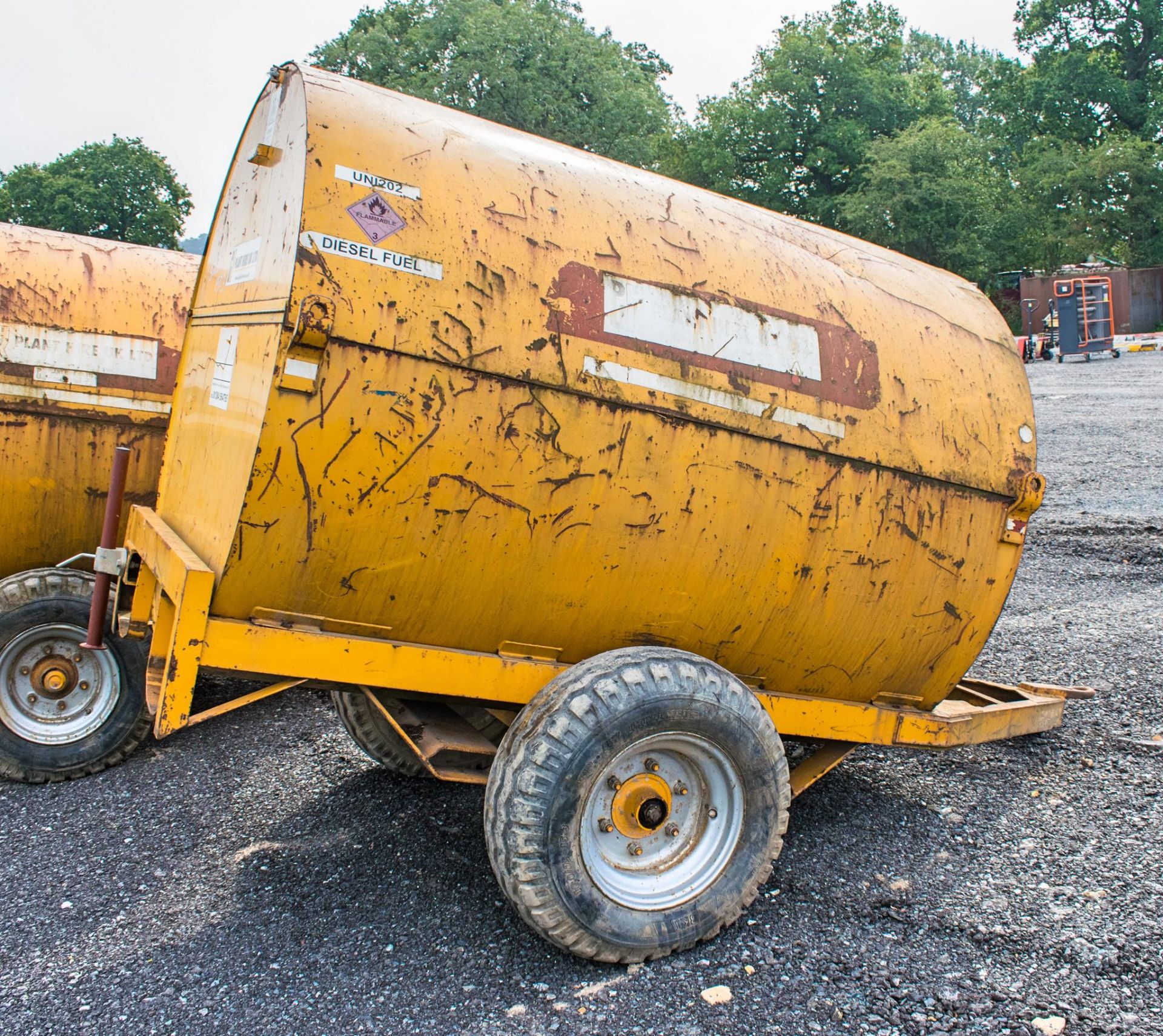 Trailer Engineering site tow 500 gallon bunded fuel bowser c/w manual pump, delivery hose & nozzle - Image 2 of 3