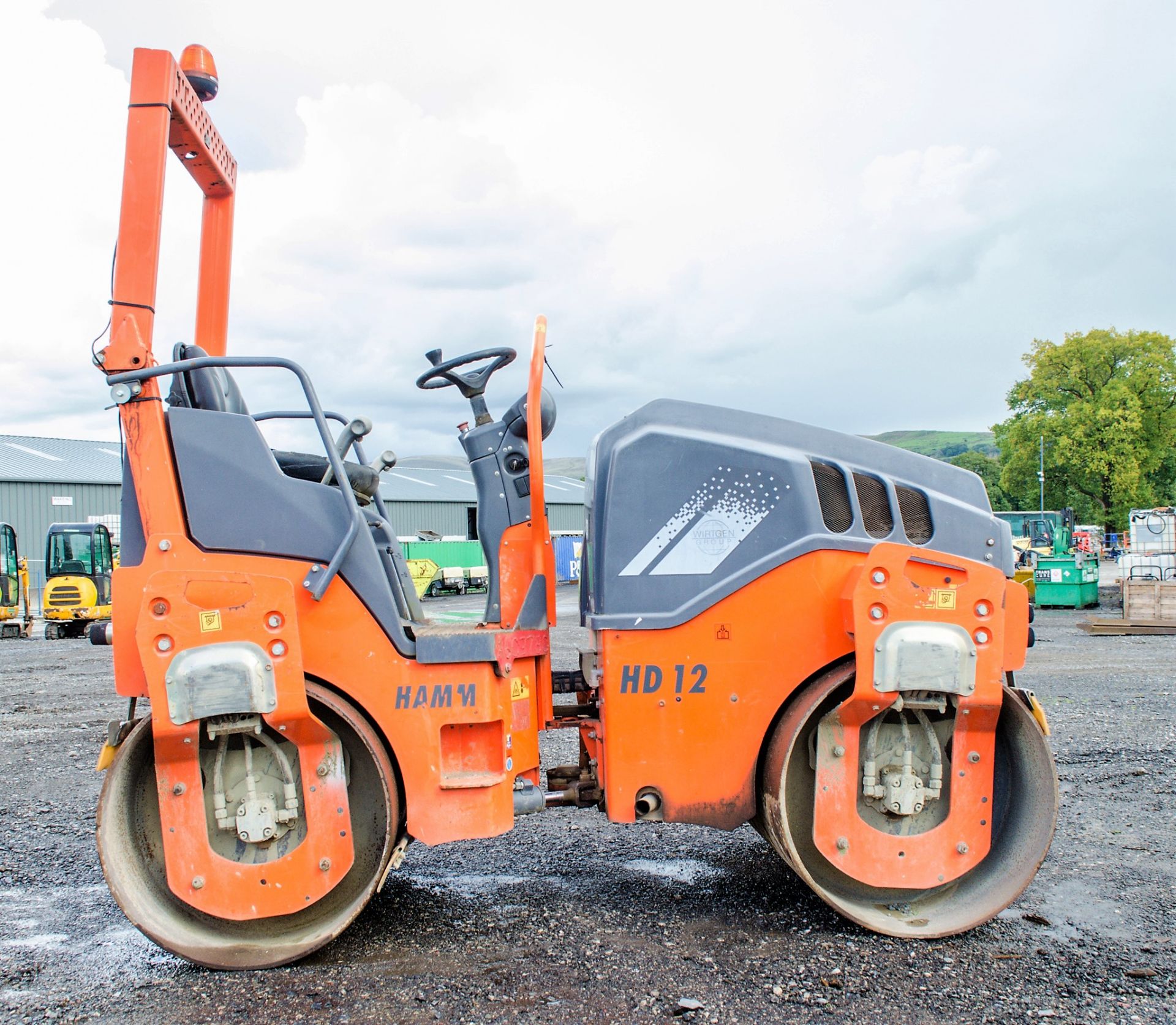 Hamm HD12 double drum ride on roller Year: 2013 S/N: H2004212 Recorded Hours: 625 A603780 - Image 8 of 17