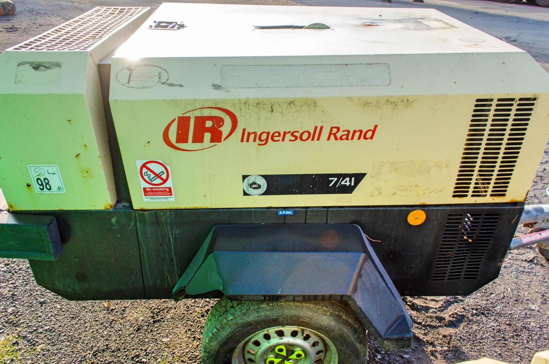 Ingersoll Rand 741 diesel driven fast tow mobile air compressor Year: 2008 S/N: 425906 Recorded - Image 2 of 5