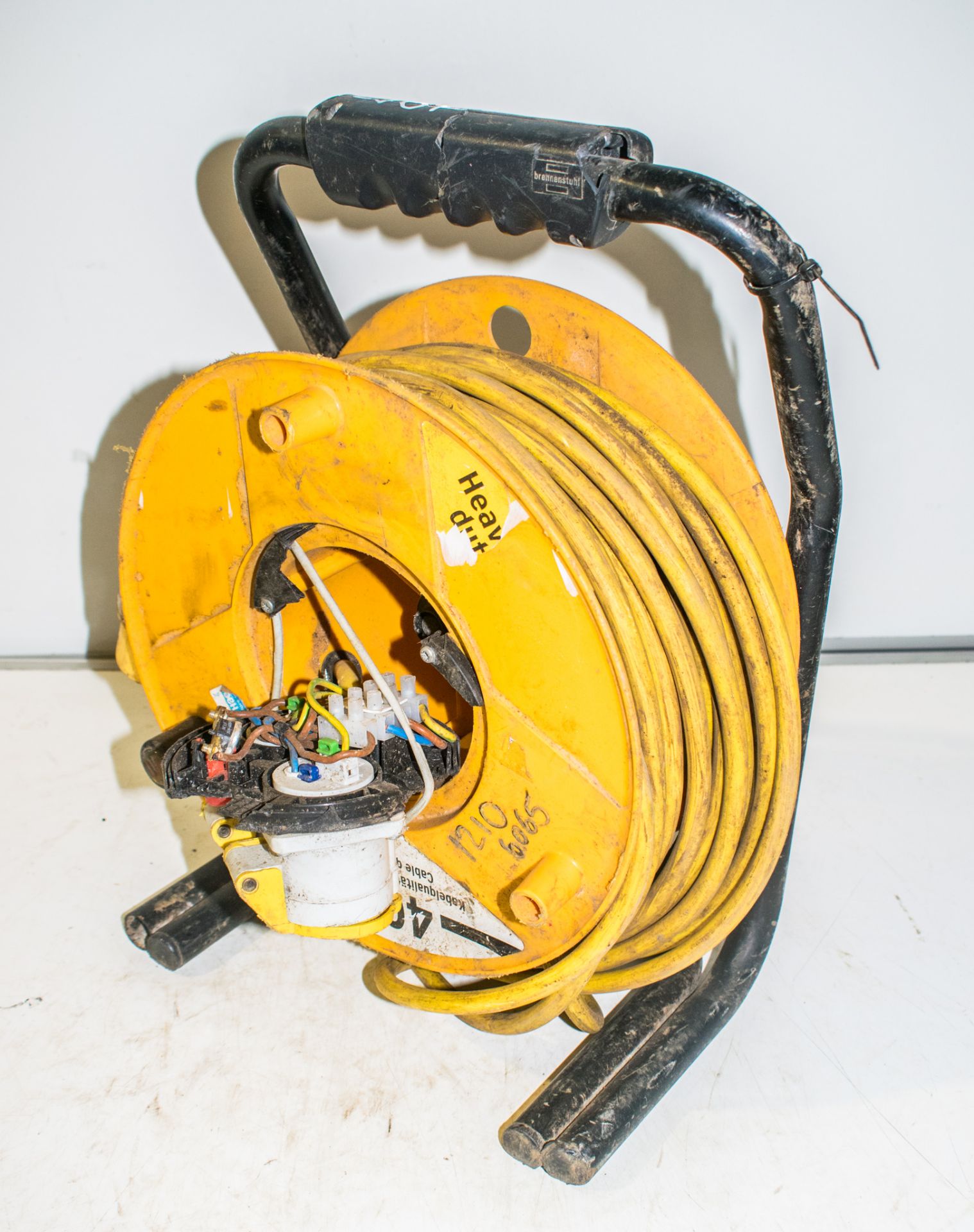 110v 40 metre extension reel ** Damaged **