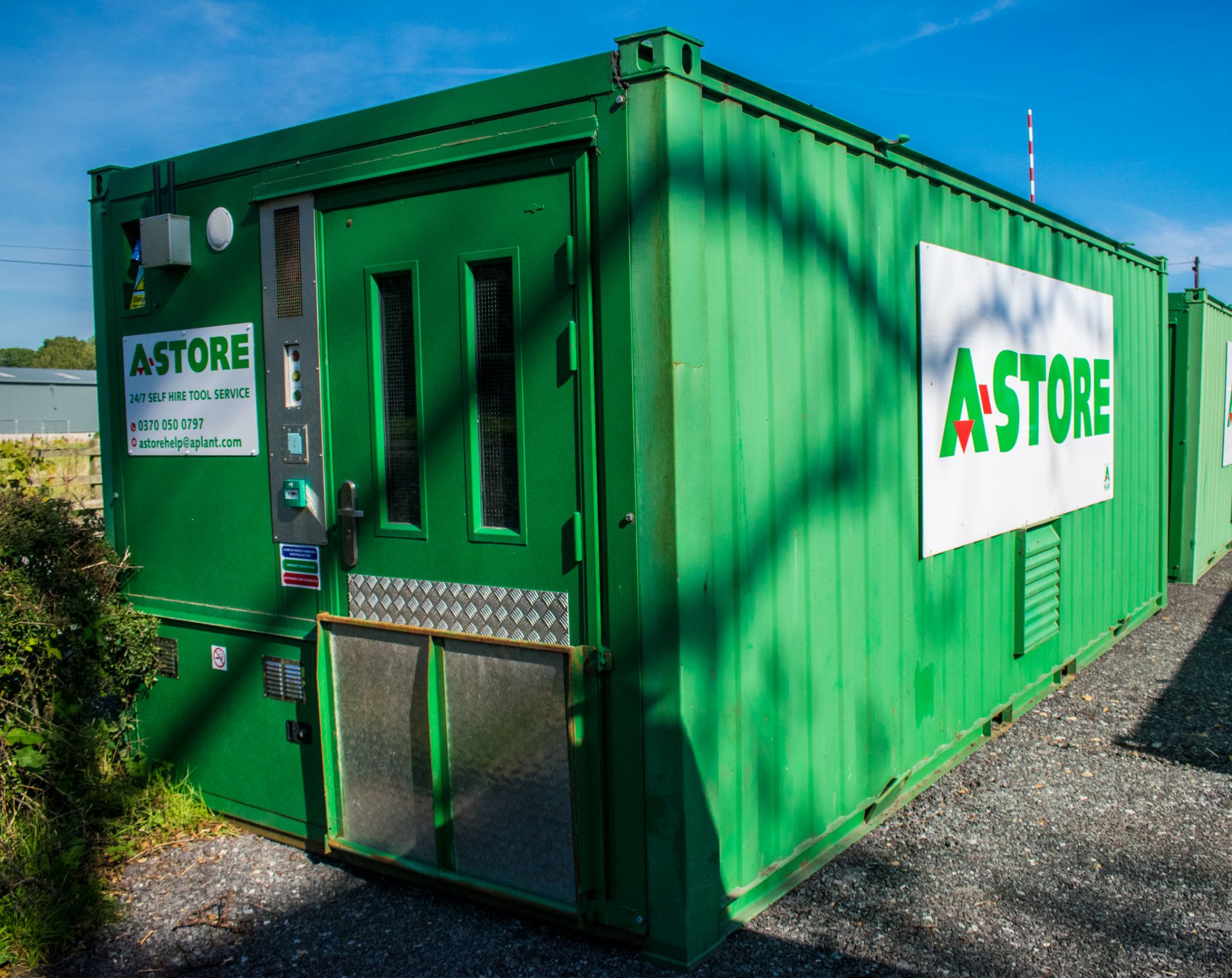 21ft x 9ft steel tool storage site unit Comprising of: Lobby and tool store room  c/w: Electronic