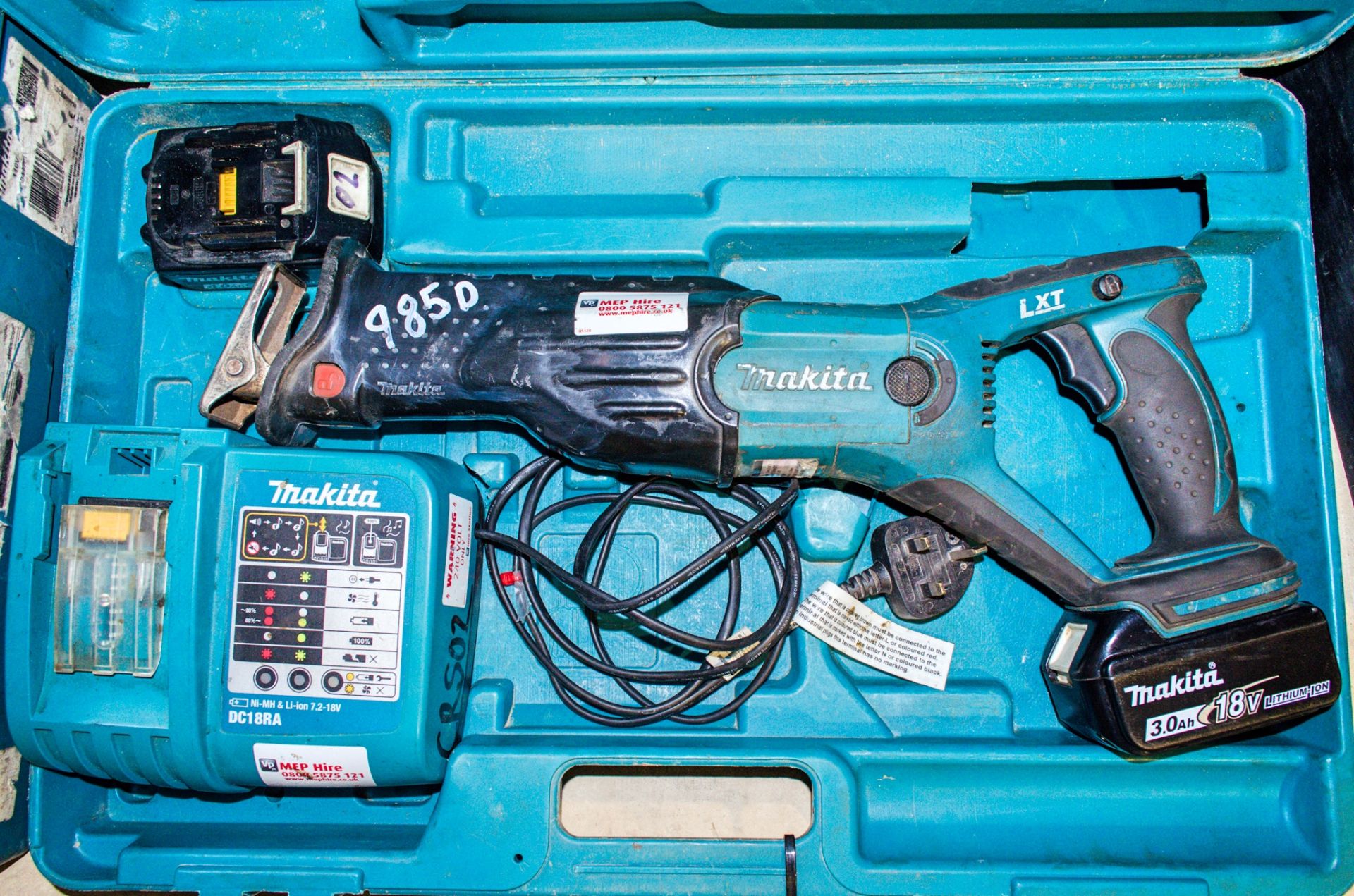 Makita 18v cordless reciprocating saw c/w 2 batteries, charger & carry case