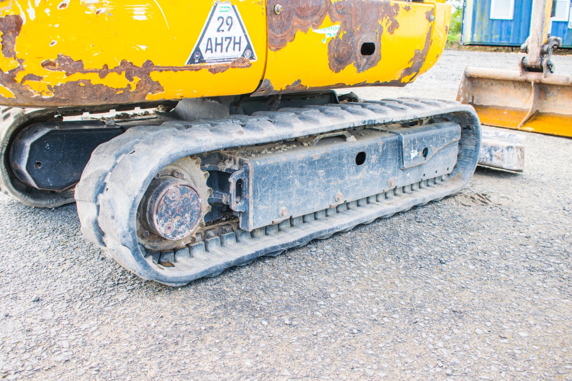 JCB 8016 1.6 tonne rubber tracked mini excavator  Year: 2013 S/N: 2071336 Recorded Hours: 1890 - Image 10 of 18