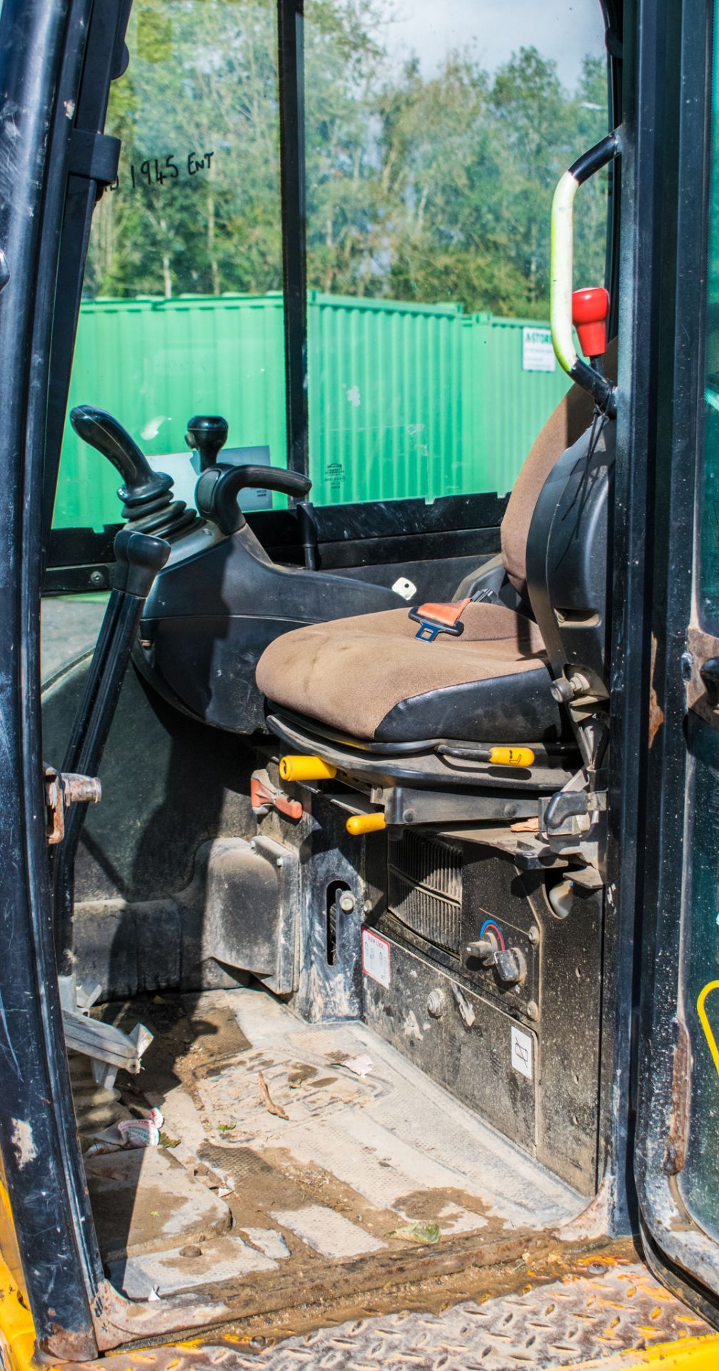 JCB 8030 ZTS 3 tonne zero tail swing rubber tracked excavator Year: 2013 S/N: 2021812 Recorded - Image 16 of 18