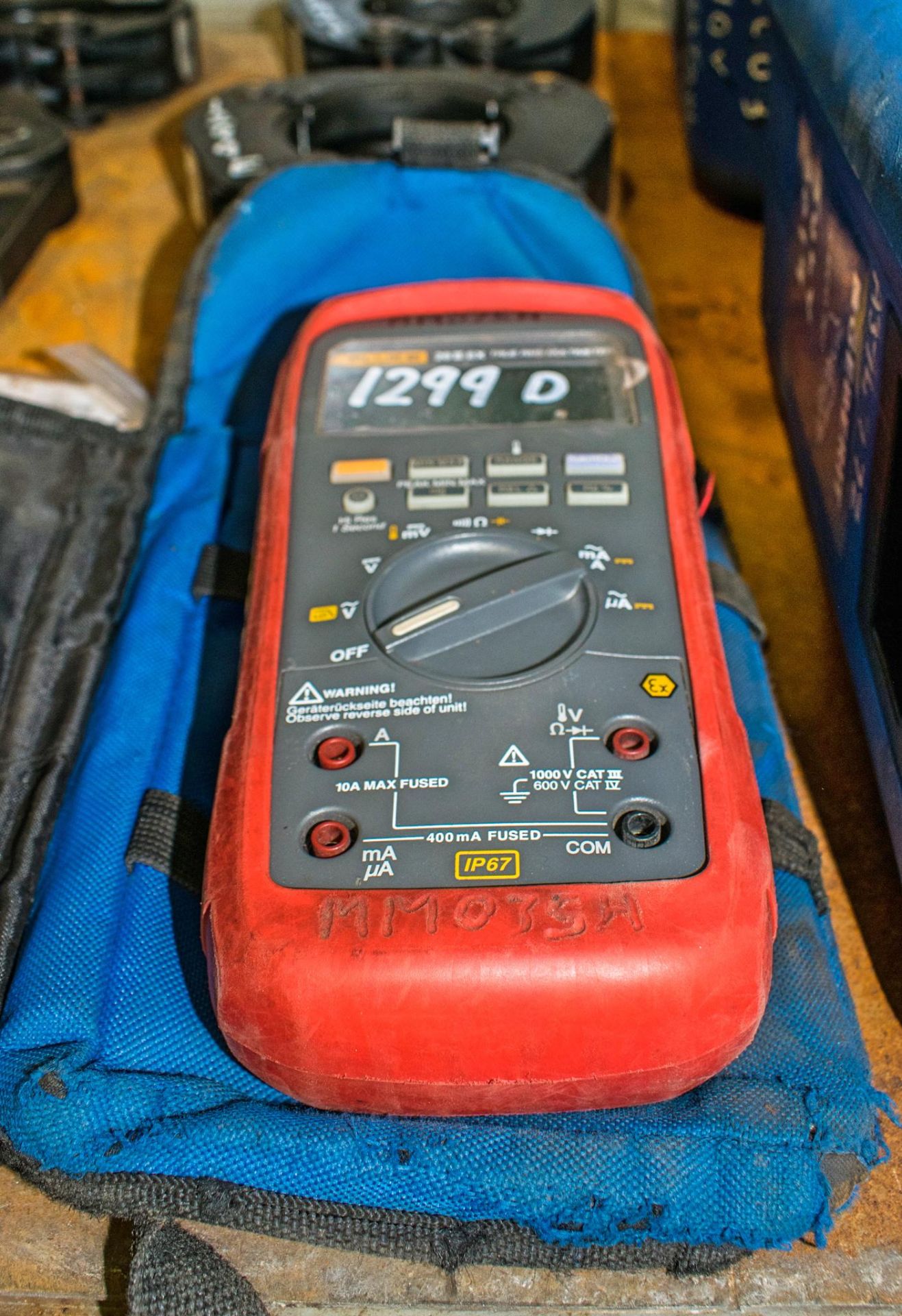 Fluke multimeter c/w carry case MMO75H