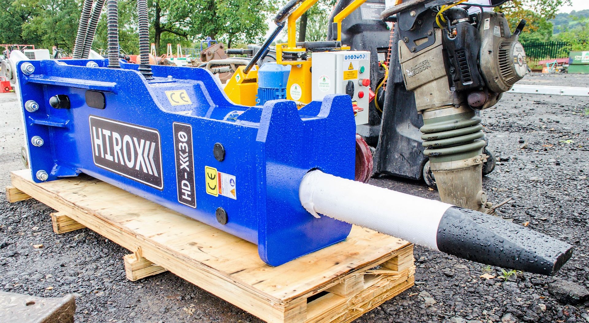 Hirox HD-X30 10 to 15 tonne hydraulic breaker Gassed & pre delivery inspected ** New & unused **