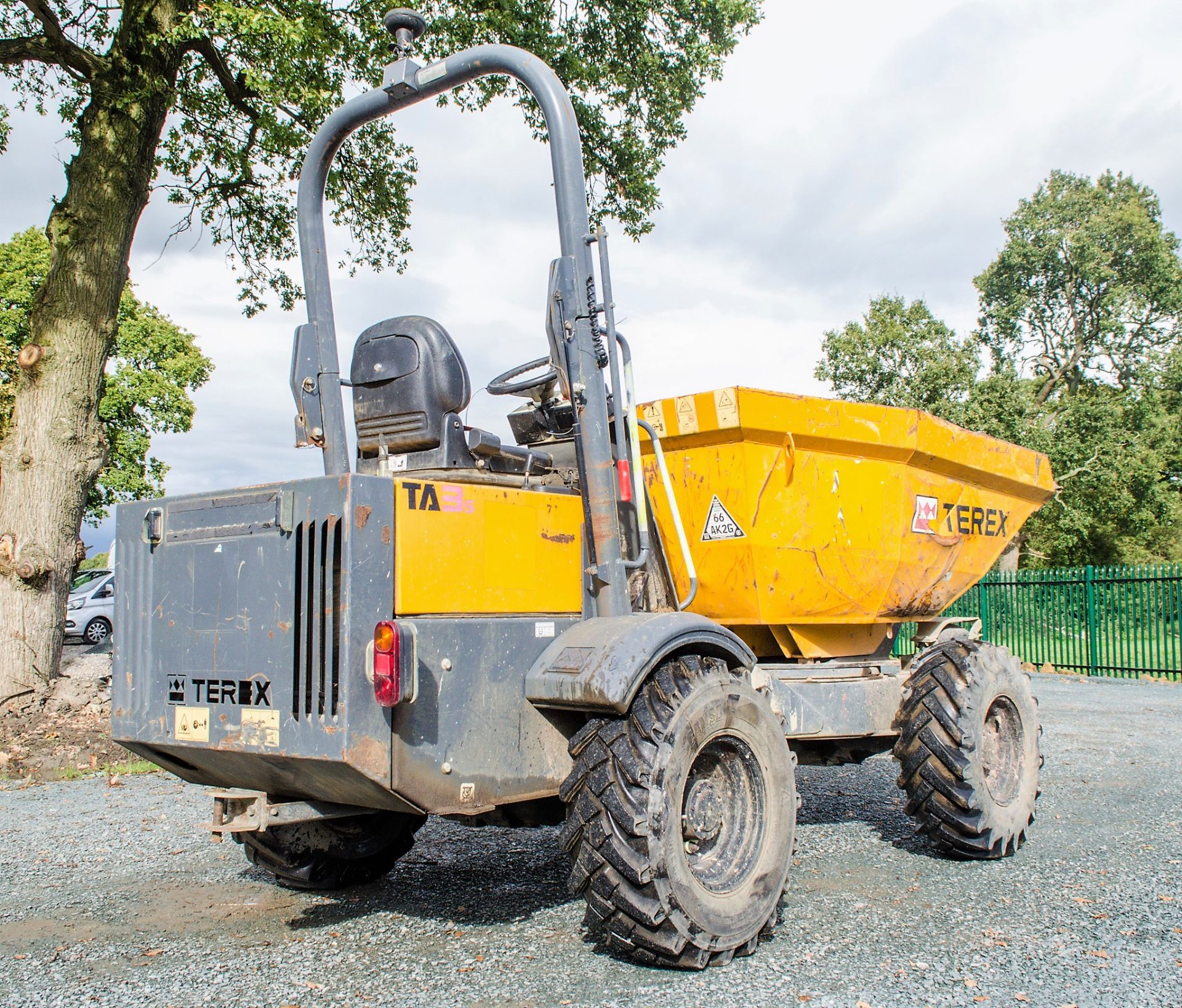 Benford Terex TA3 3 tonne swivel skip dumper Year: 2014 S/N: E7PB5821 Recorded Hours: 1330 A635072 - Image 4 of 20