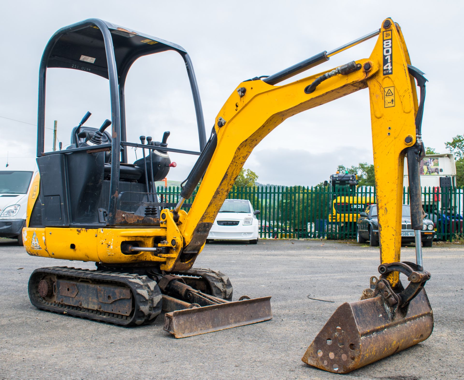 JCB 8014 CTS 1.4 tonne rubber tacked mini excavator  Year: 2014 S/N: 70495 Recorded Hour: 1706 - Image 2 of 17