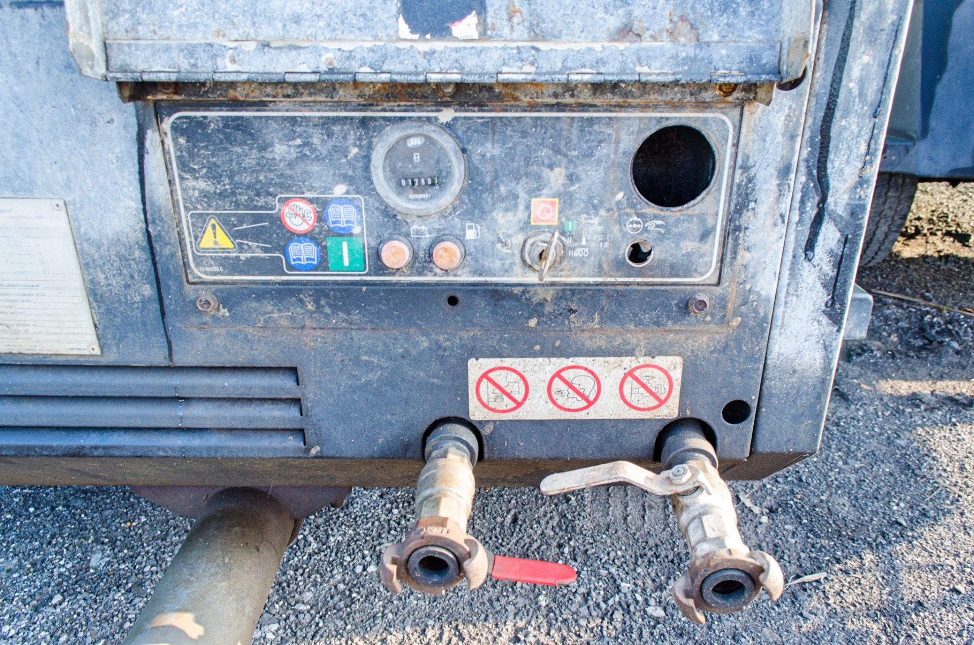 Ingersoll Rand 741 diesel driven fast tow mobile air compressor Year: 2007 S/N: 424830 Recorded - Image 4 of 4