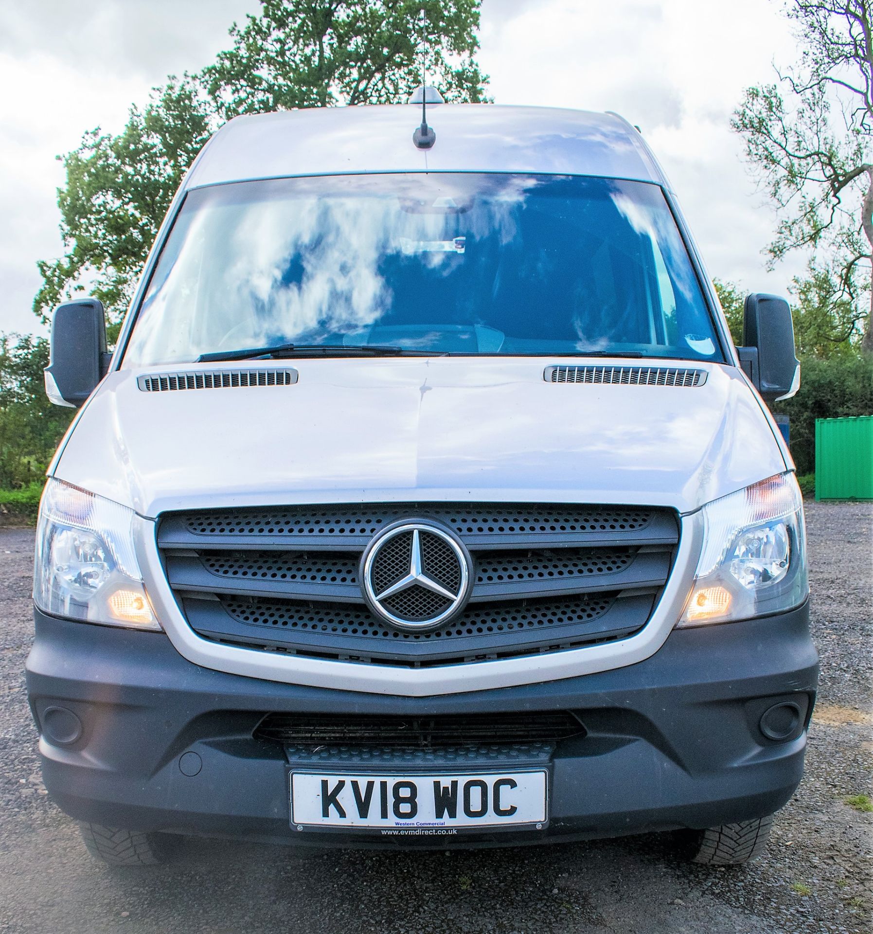 Mercedes Benz Sprinter 516 CDi 16 seat minibus Registration Number: KV18 WOC Date of Registration: - Image 5 of 27