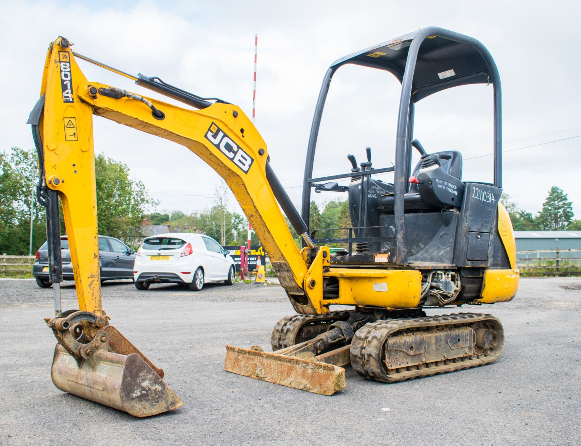 JCB 8014 CTS 1.4 tonne rubber tracked mini excavator  Year: 2014 S/N: 70481 Recorded Hour: 1527