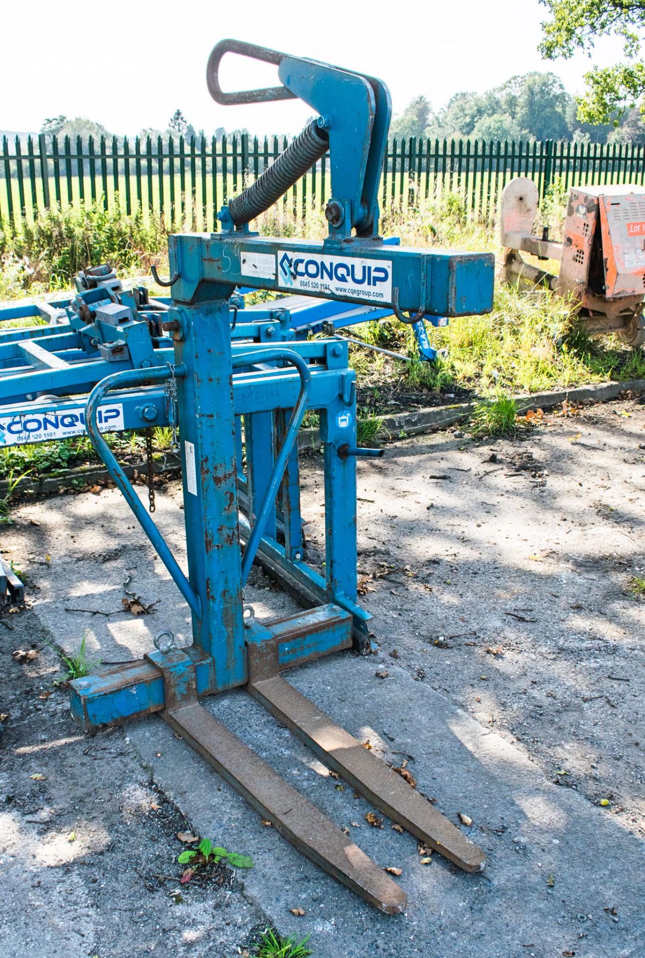 Conquip fork lifting attachment