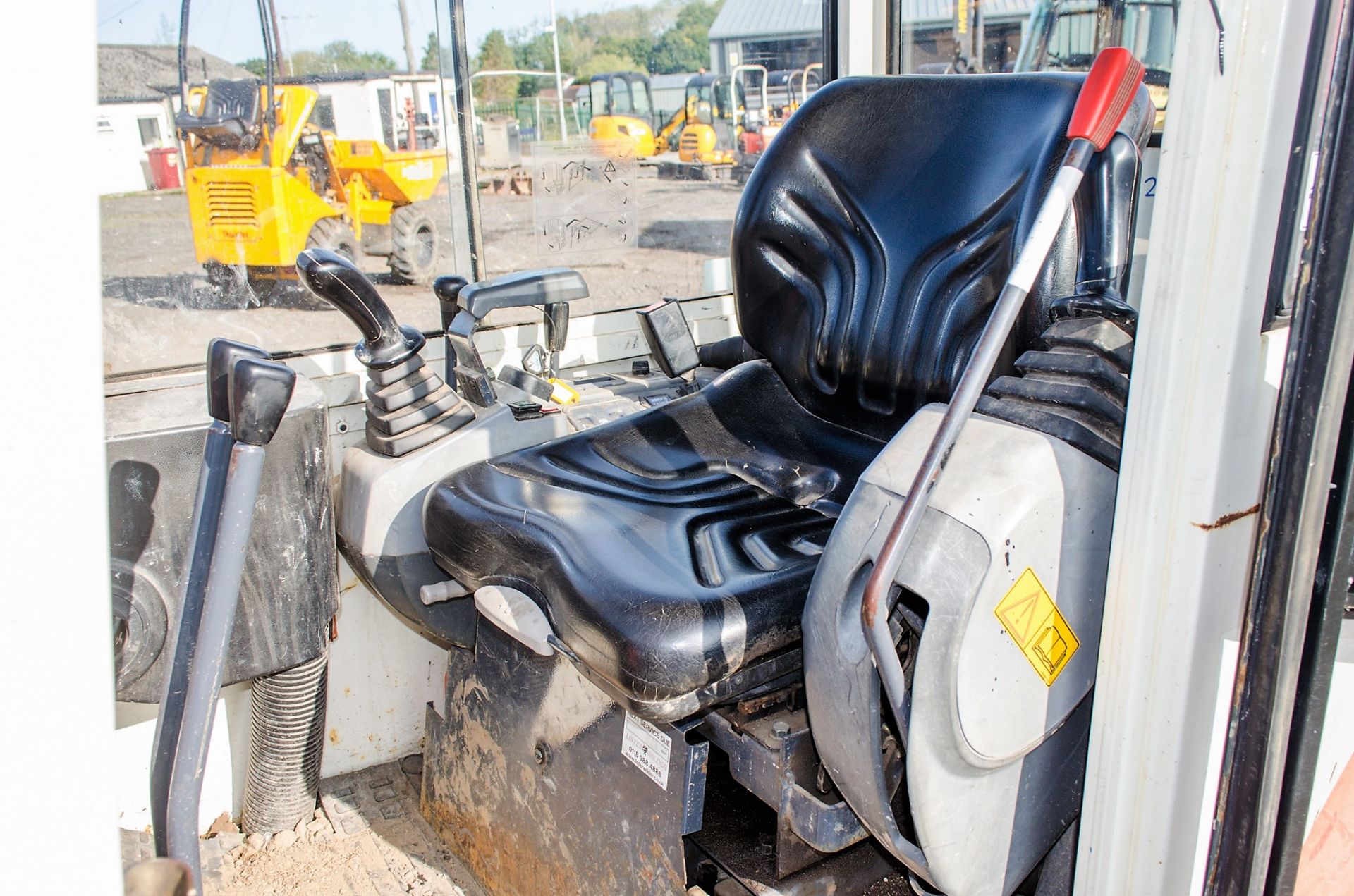 Kubota KX36-3 1.5 tonne rubber tracked mini excavator Year: 2007 S/N: Z077298 Recorded Hours: 4205 - Image 15 of 18