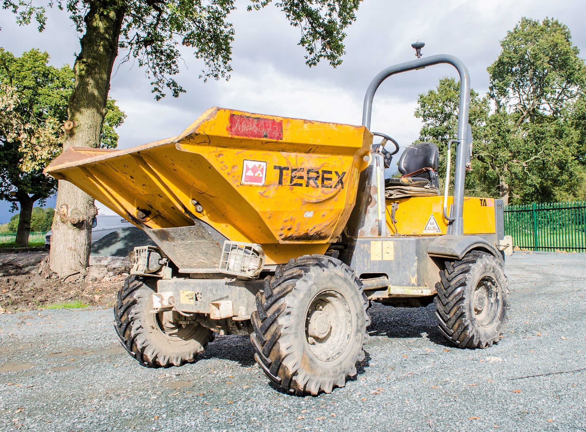 Benford Terex TA3 3 tonne swivel skip dumper Year: 2014 S/N: E7PB5821 Recorded Hours: 1330 A635072