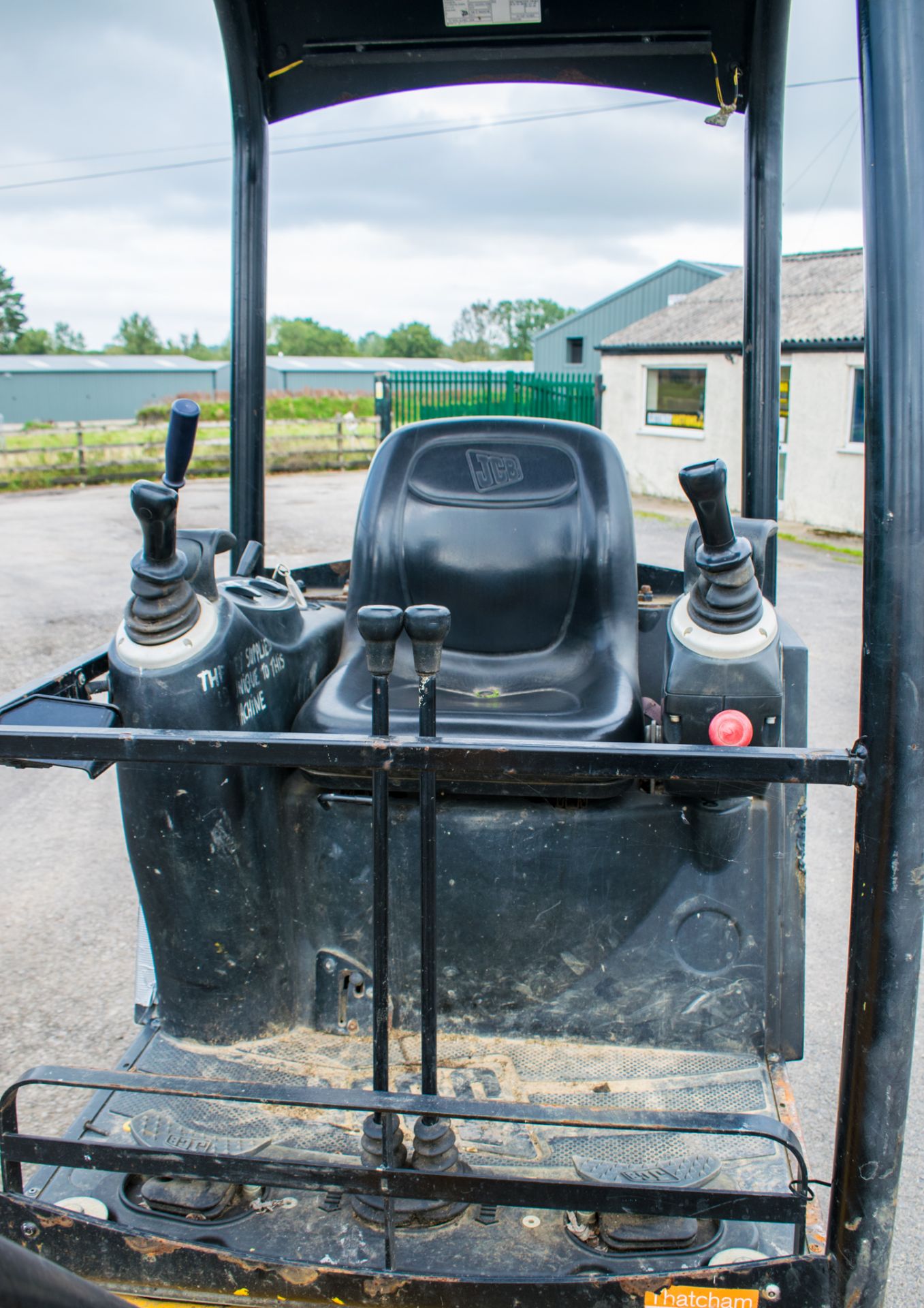 JCB 8014 CTS 1.4 tonne rubber tracked mini excavator  Year: 2014 S/N: 70481 Recorded Hour: 1527 - Image 15 of 17