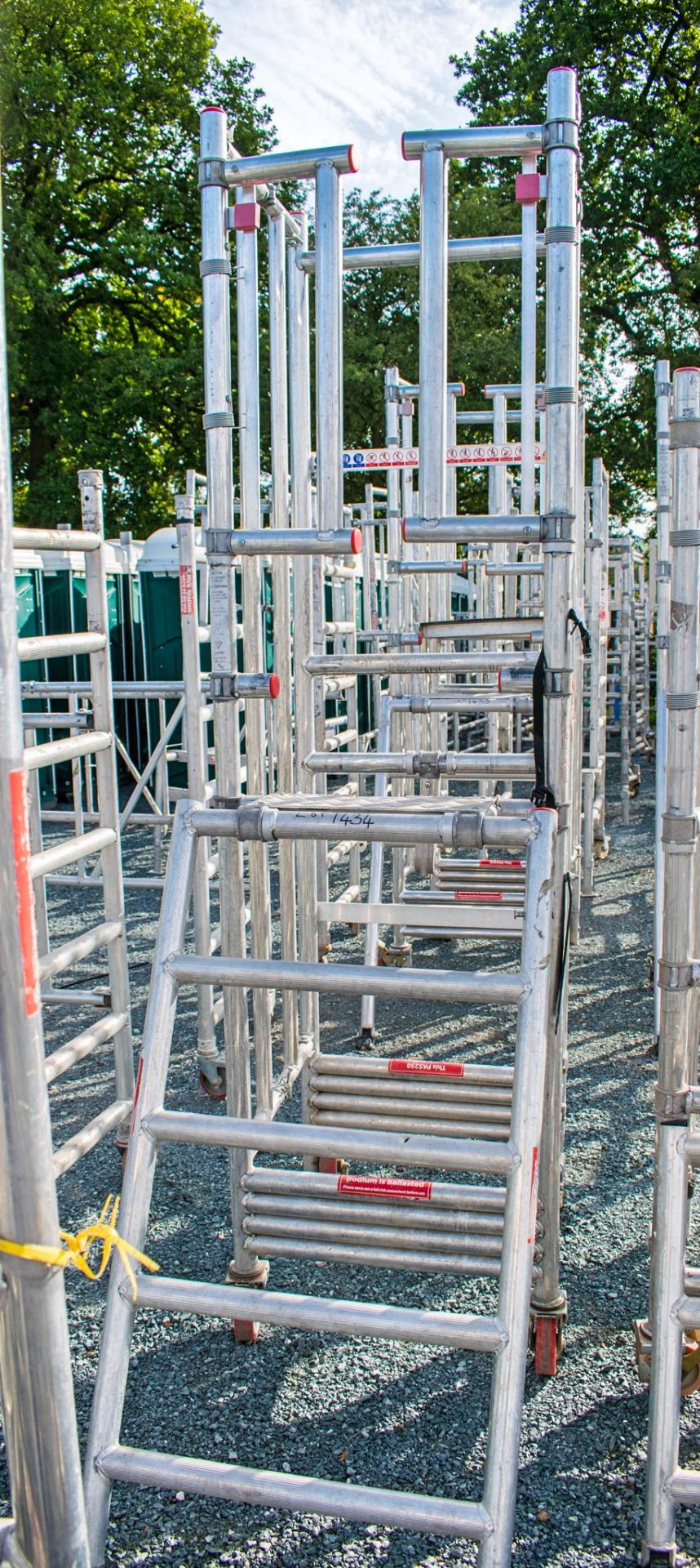 Aluminium scaffold platform