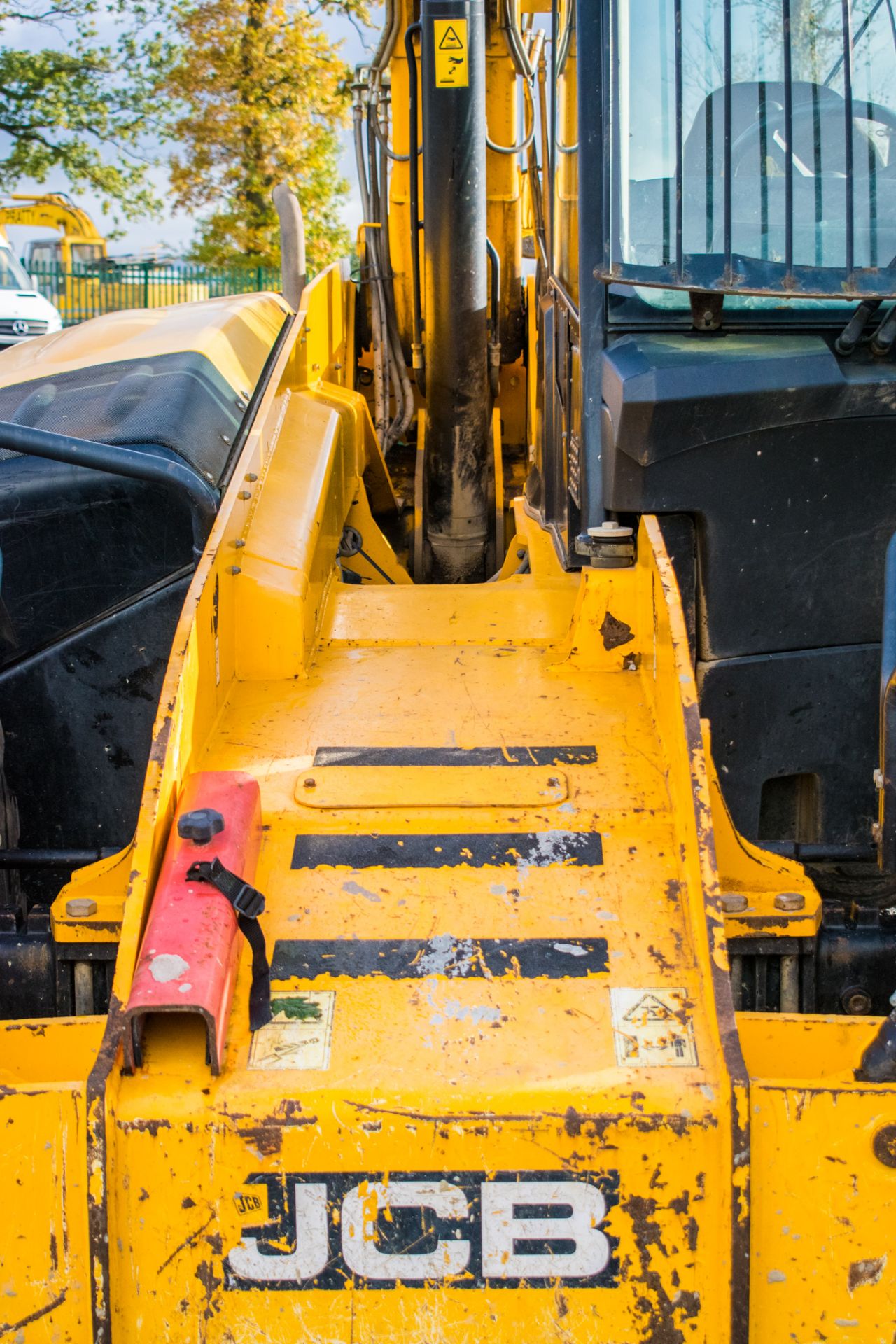 JCB 535-125 12.5 metre telescopic handler Registration Number: MX62 BBZ Year: 2012 S/N: 2145026 - Image 9 of 21