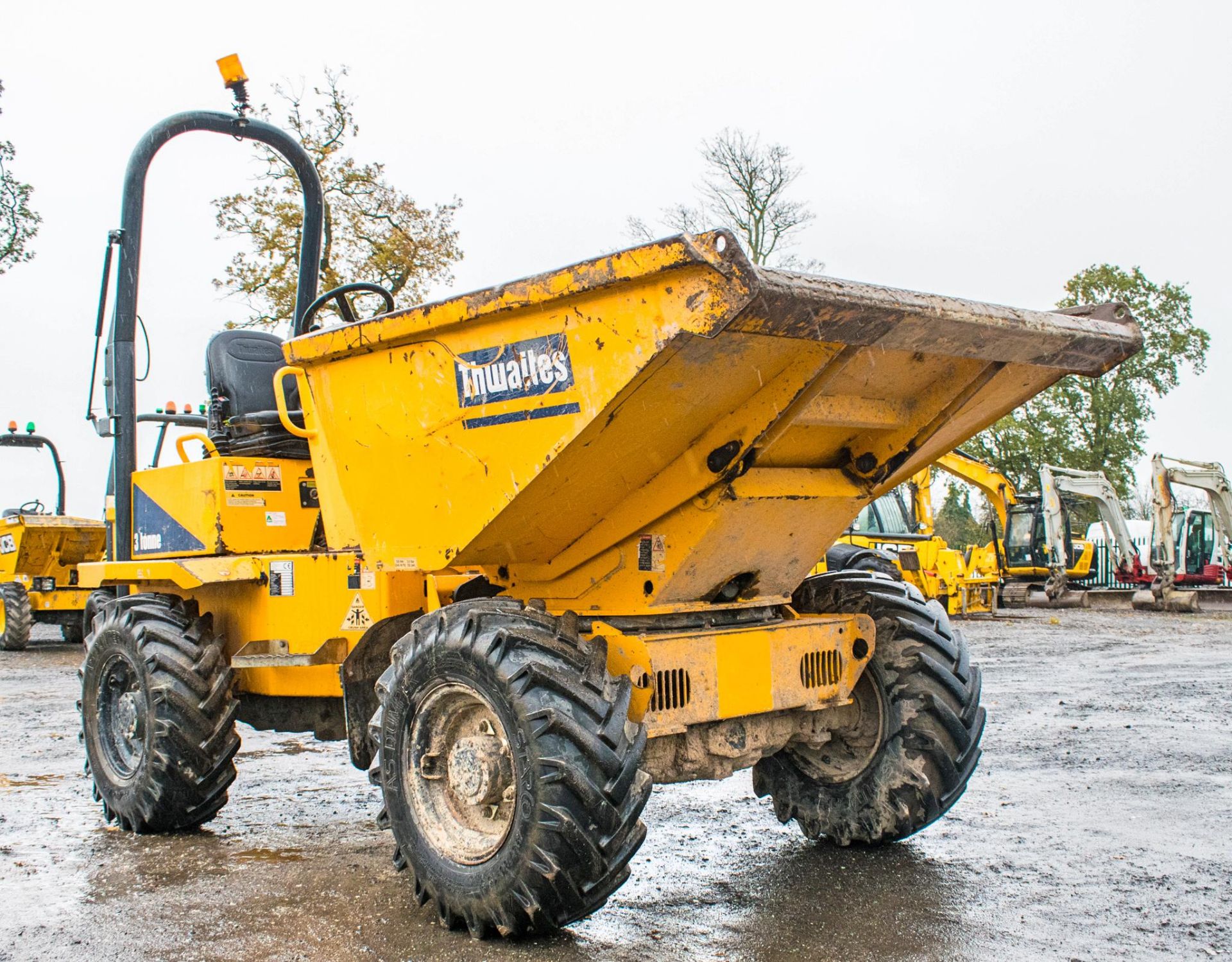 Thwaites 3 tonne swivel skip dumper Year: 2015 S/N: 1506D0954 Recorded Hours: 1088 A675663 - Image 2 of 18