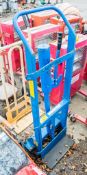 Hydraulic sack truck