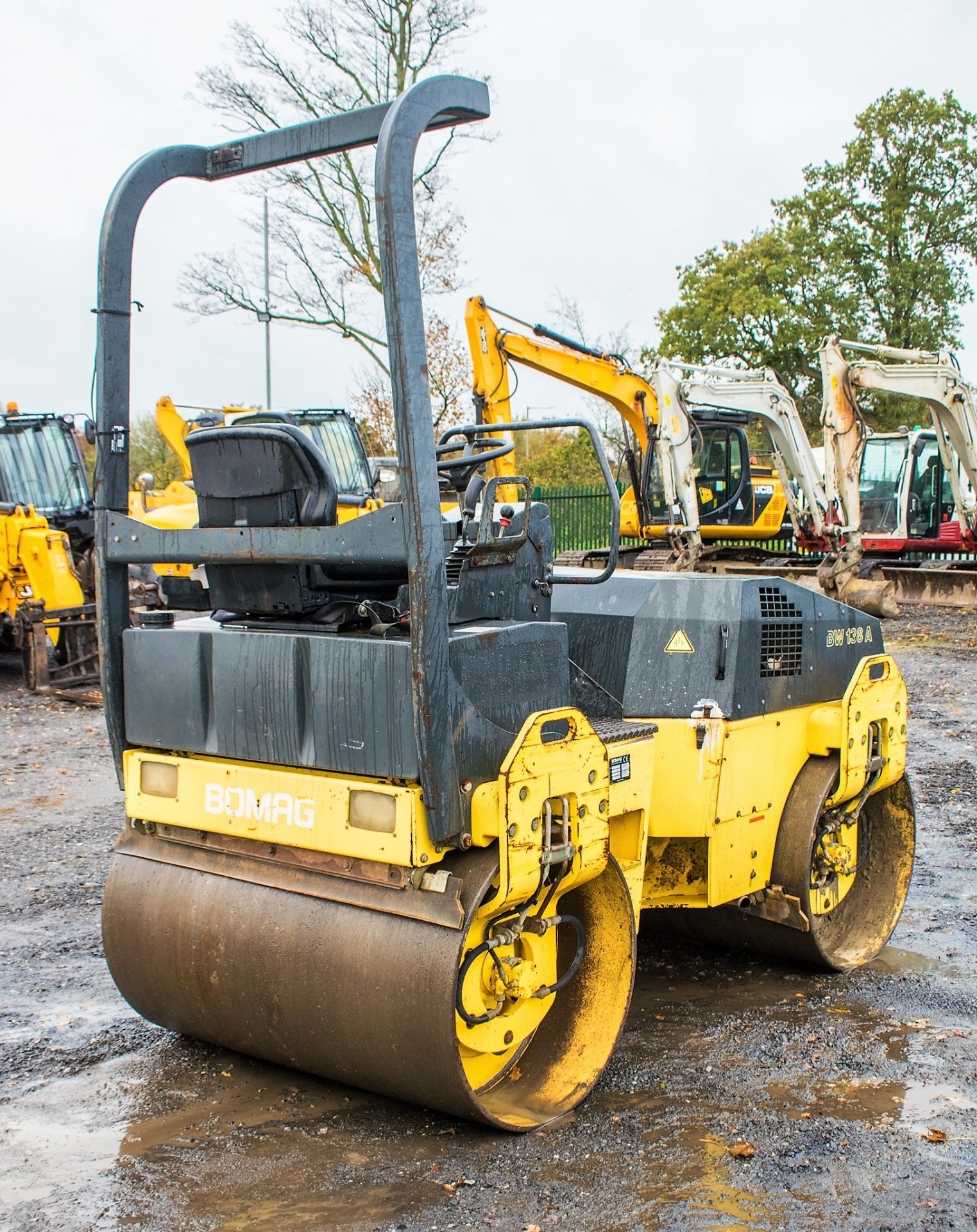 Bomag BW 138-AD double drum ride on roller Year: 2004 S/N: 141939 - Image 3 of 14