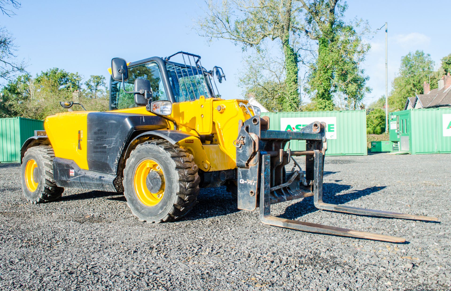 JCB 525-60 Hi-Viz 6 metre telescopic handler Registration Number: MT17 UOS Year: 2017 S/N: 2458156 - Image 2 of 22