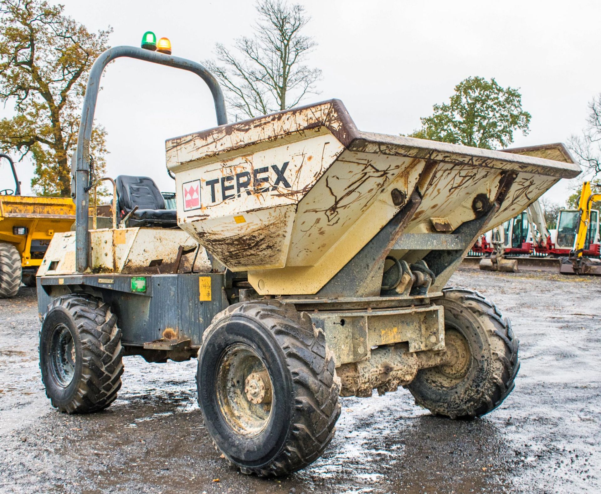 Benford 3 tonne swivel skip dumper Year: 2007 S/N: E709FS372 Recorded Hours: 2928 D1306 - Image 2 of 18