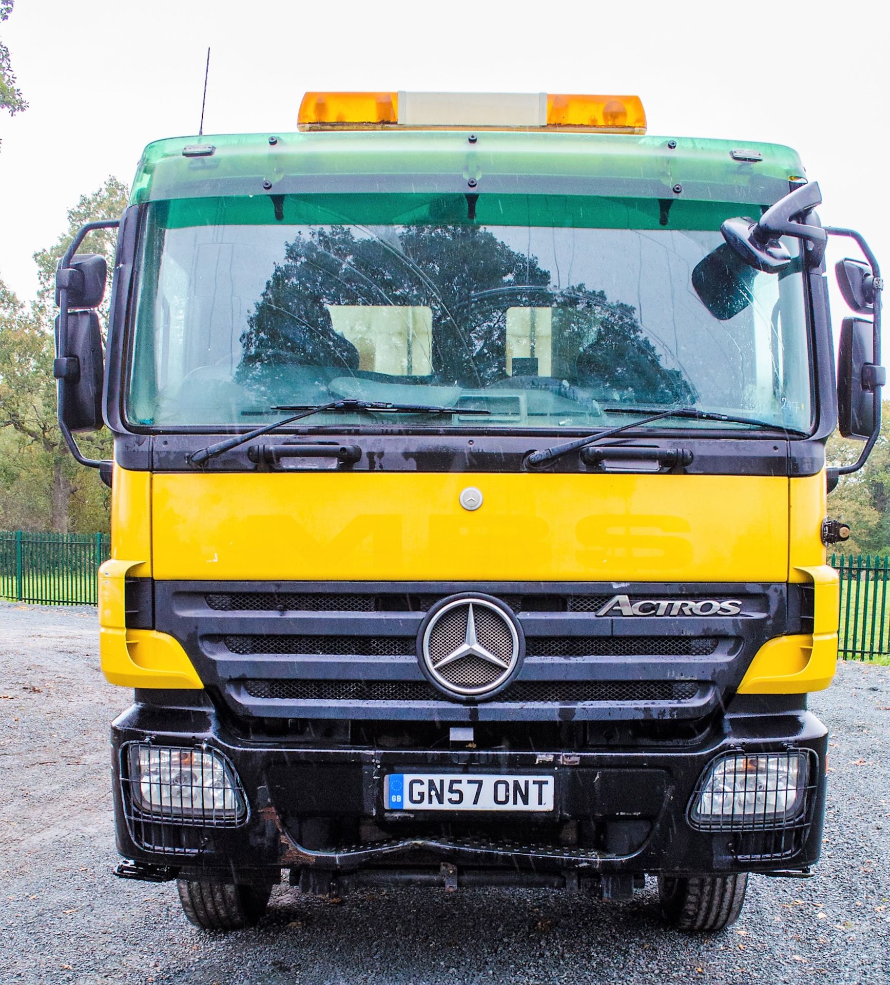 Mercedes Benz Actros manual 32 tonne 8 wheel volumetric mixer wagon Registration Number: GN57 ONT - Image 5 of 20