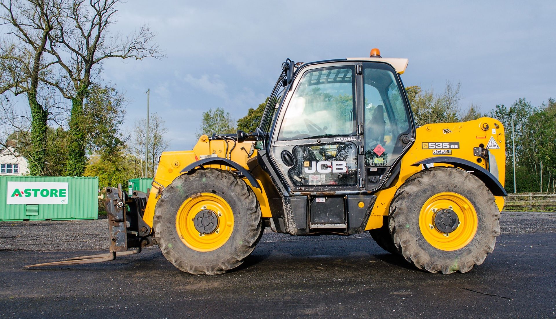 JCB 535-95 9.5 metre telescopic handler Year: 2013 S/N: 2180475 Reg: MM63 UUL  c/w V5 Document - Image 8 of 23