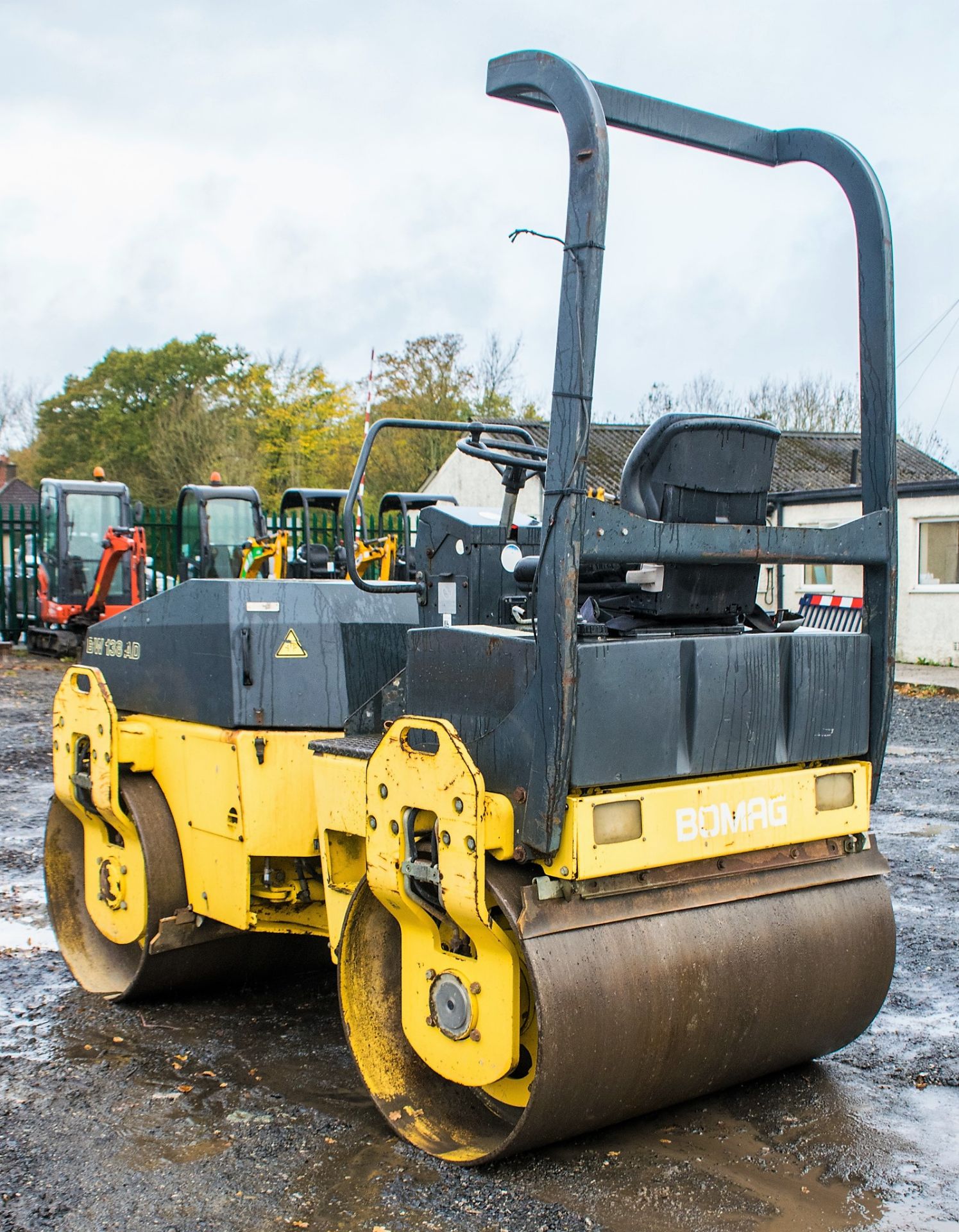 Bomag BW 138-AD double drum ride on roller Year: 2004 S/N: 141939 - Image 4 of 14