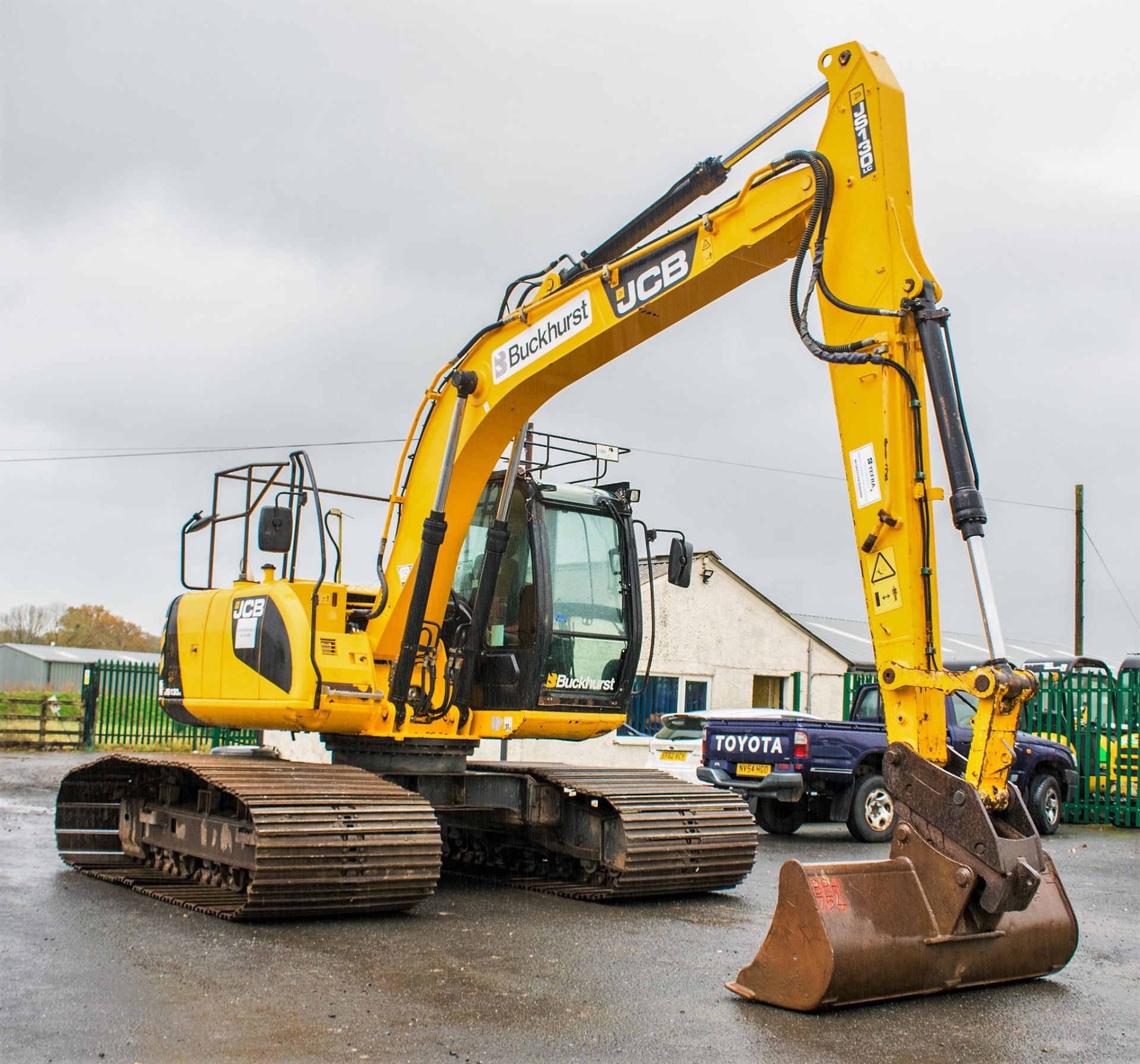 JCB JS130-LC 13 tonne steel tracked excavator Year: 2012 S/N: 786610 Recorded Hours: 6421 Piped, air - Image 2 of 24