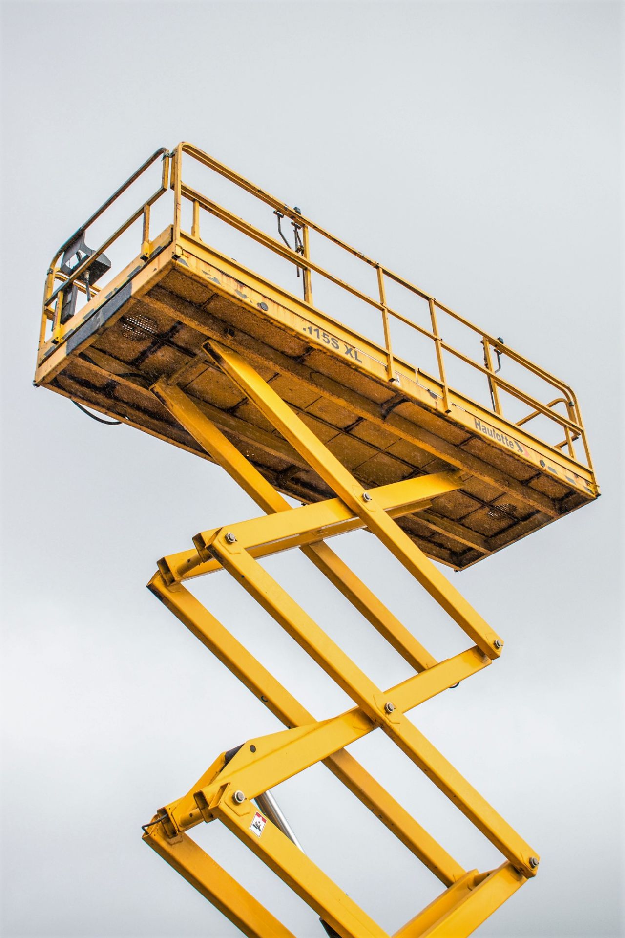 Haulotte Ciseaux H15SXL 15 metre diesel driven 4x4 rough terrain scissor lift Year: 2006 S/N: - Image 12 of 12