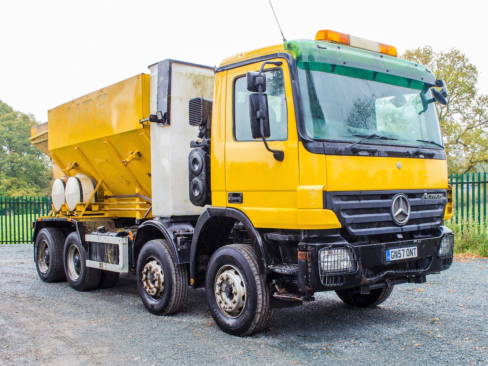 Mercedes Benz Actros manual 32 tonne 8 wheel volumetric mixer wagon Registration Number: GN57 ONT - Image 2 of 20