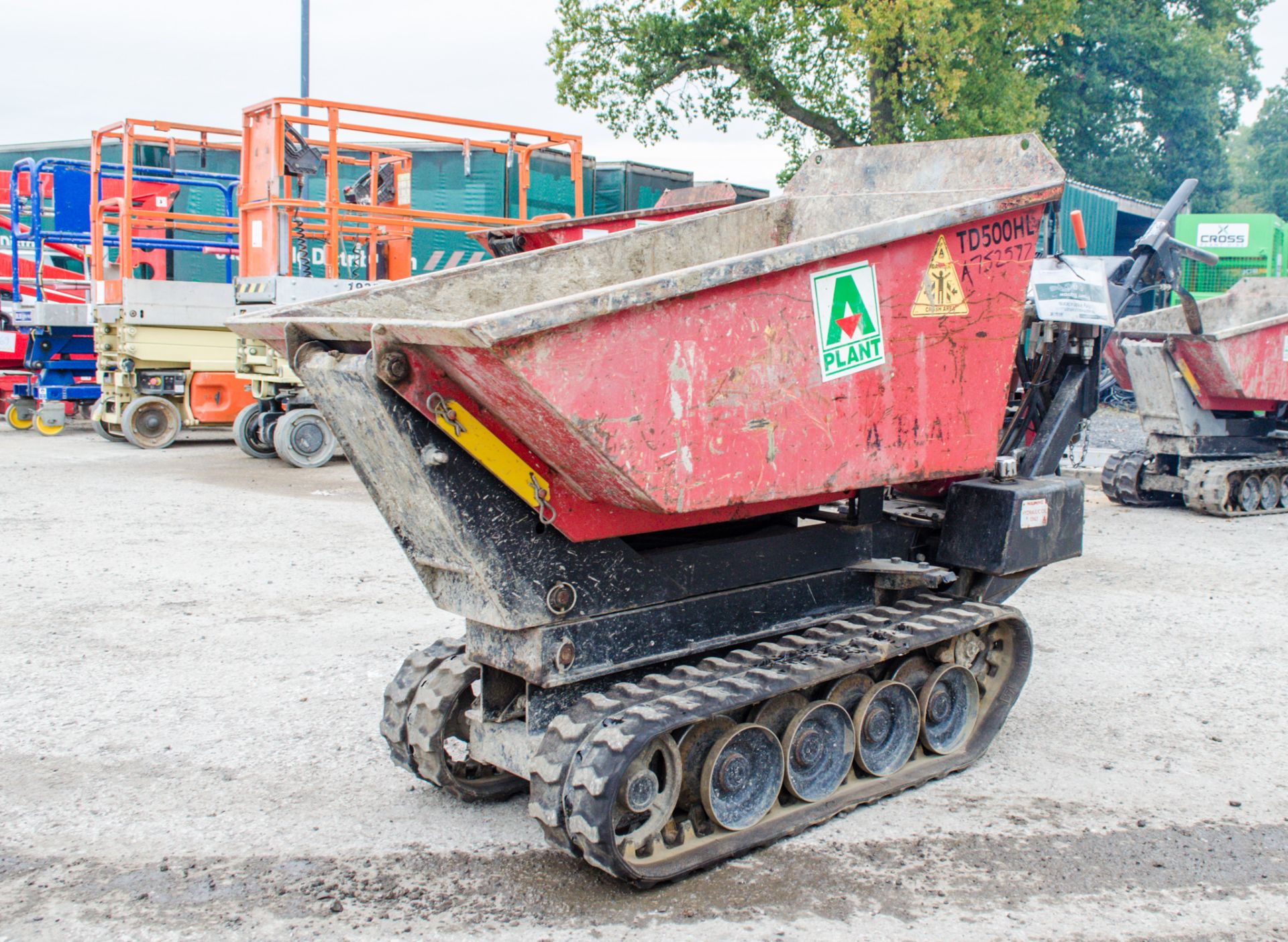 Winget TD500HL 500kg petrol driven hi-tip rubber tracked pedestrian dumper A752577 ** Engine