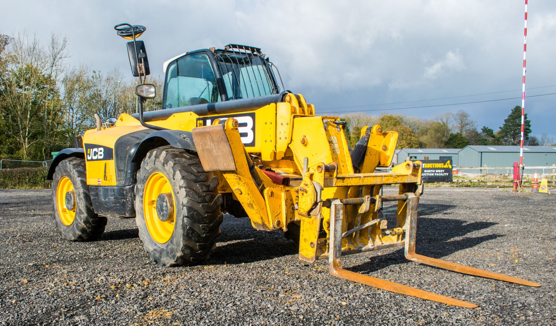 JCB 535-125 12.5 metre telescopic handler Registration Number: MX62 BBZ Year: 2012 S/N: 2145026 - Image 16 of 21