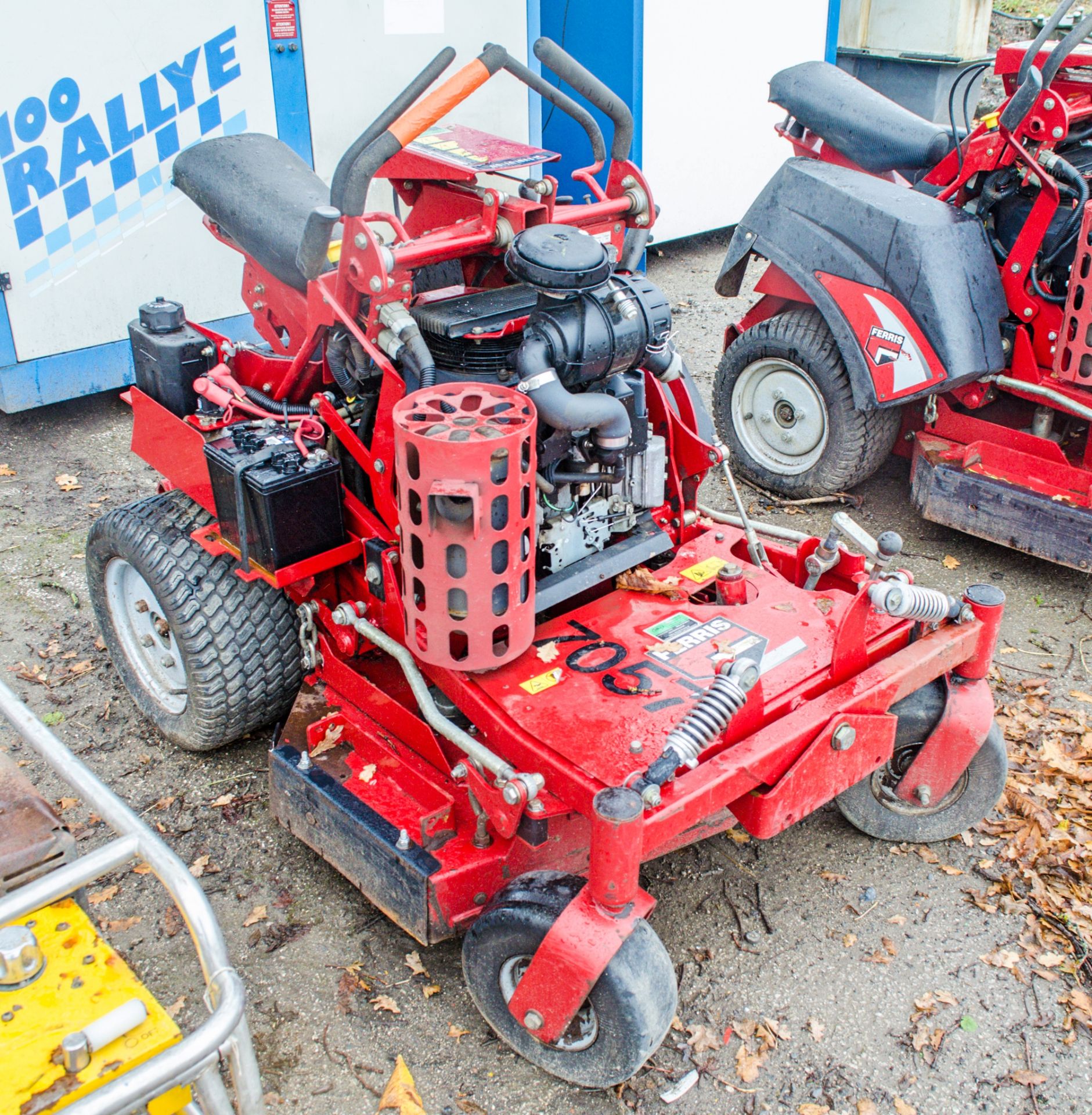 Ferris Evolution 36 petrol driven ride/stand on zero turn mower Recorded Hours: 1118 GPO1812 - Image 2 of 6