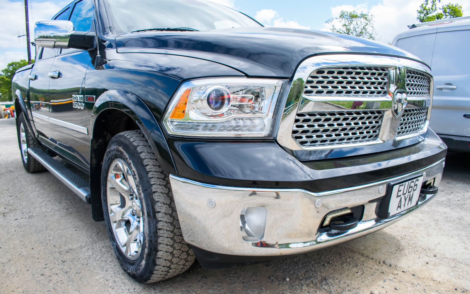 Ram Laramie 1500 3 litre Eco Diesel automatic double cab pick up Registration Number: EU66 AYM - Image 8 of 28