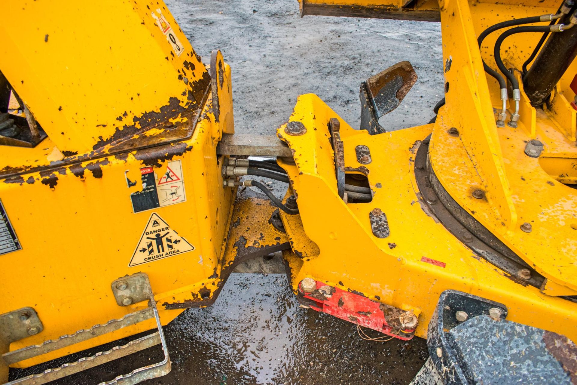 Thwaites 3 tonne swivel skip dumper Year: 2015 S/N: 1506D0954 Recorded Hours: 1088 A675663 - Image 15 of 18