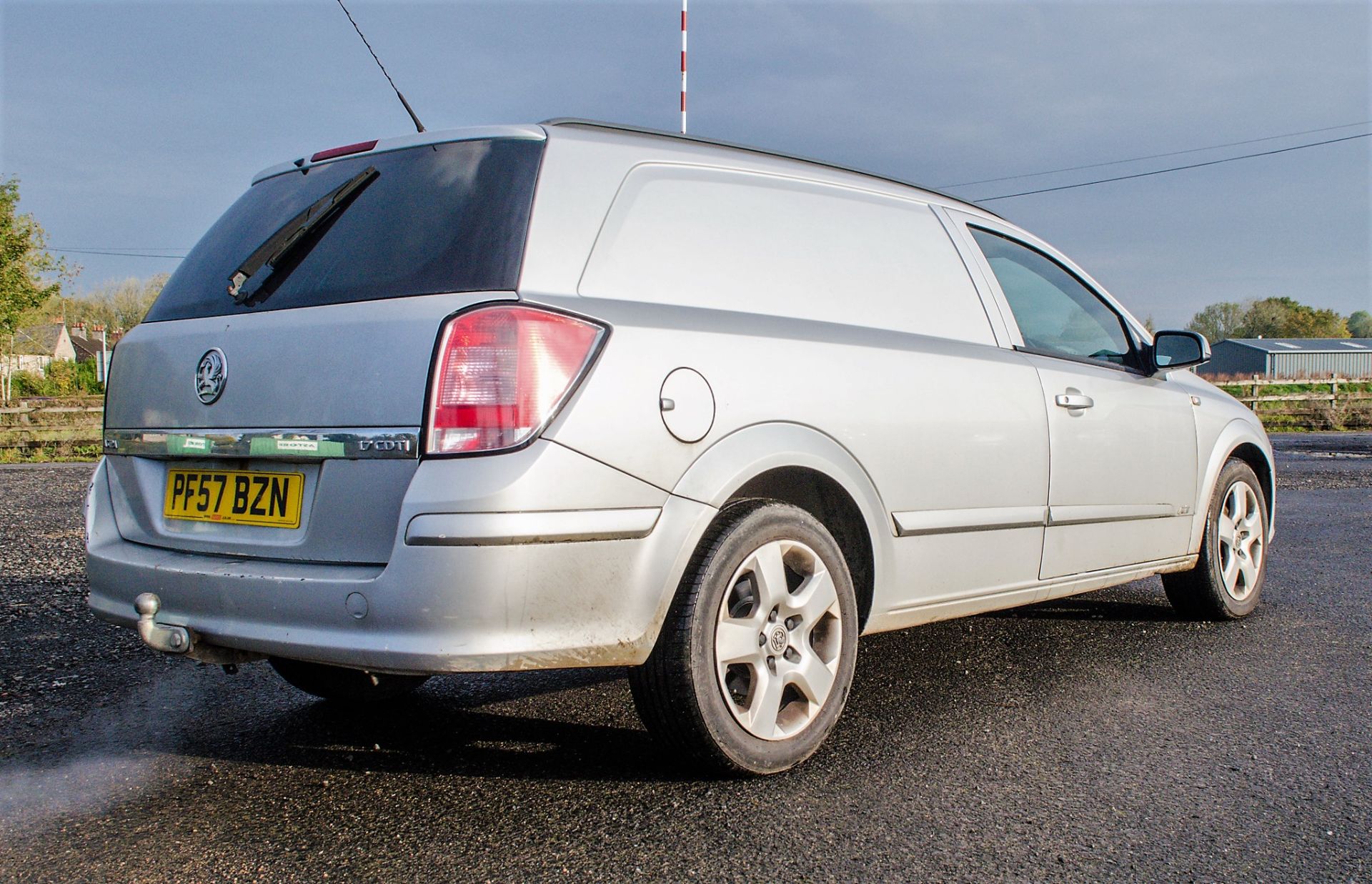 Vauxhall Astra 1.7 CDTi 6 speed manual panel van Registration Number: PF57 BZN Date of Registration: - Image 3 of 18