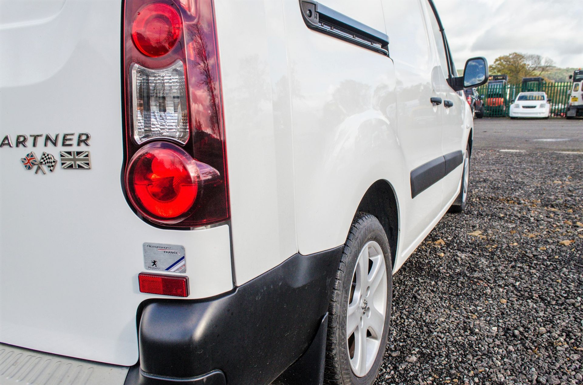 Peugeot Partner S L2 Blue HDI LWB diesel panel van Registration Number: MD17 XTX Date of - Bild 12 aus 23