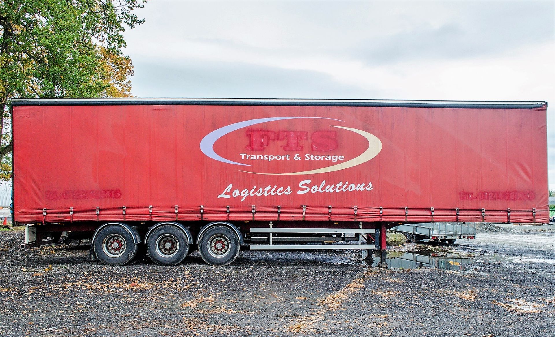 Fruehauf 13.6 metre tri axle curtain sided trailer Year: 2003 Identification Number: C140710 S/N: - Image 8 of 12