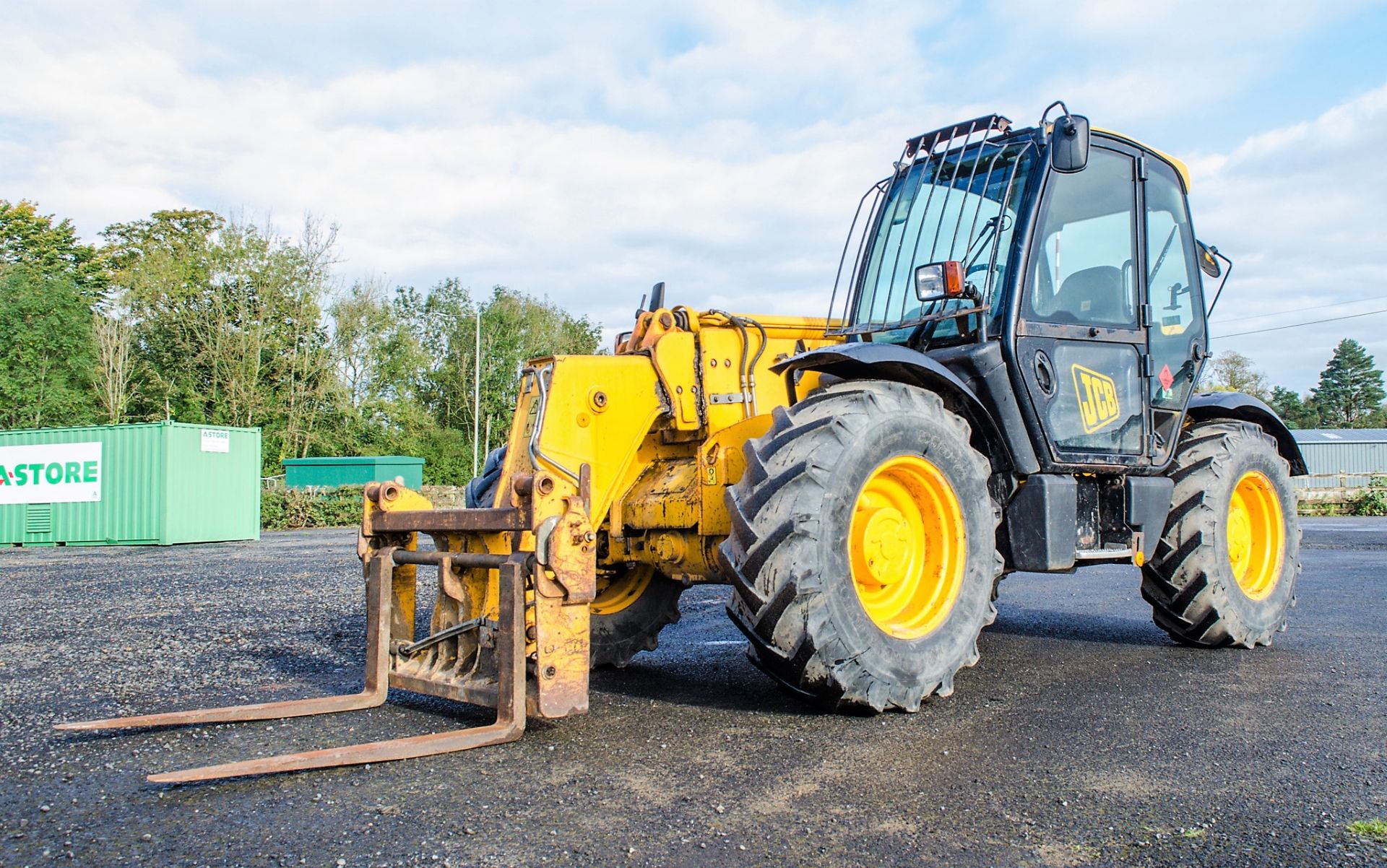 JCB 535-95 9.5 metre telescopic handler Year: 2004 S/N: 1065806 Recorded Hours: 3757 (On aftermarket