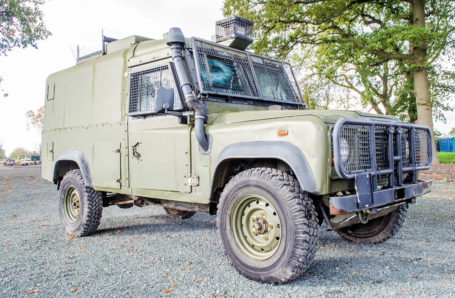 Land Rover Defender 110 300 TDi Snatch armoured 4WD utility vehicle (Ex MOD) In Service Registration - Image 2 of 27