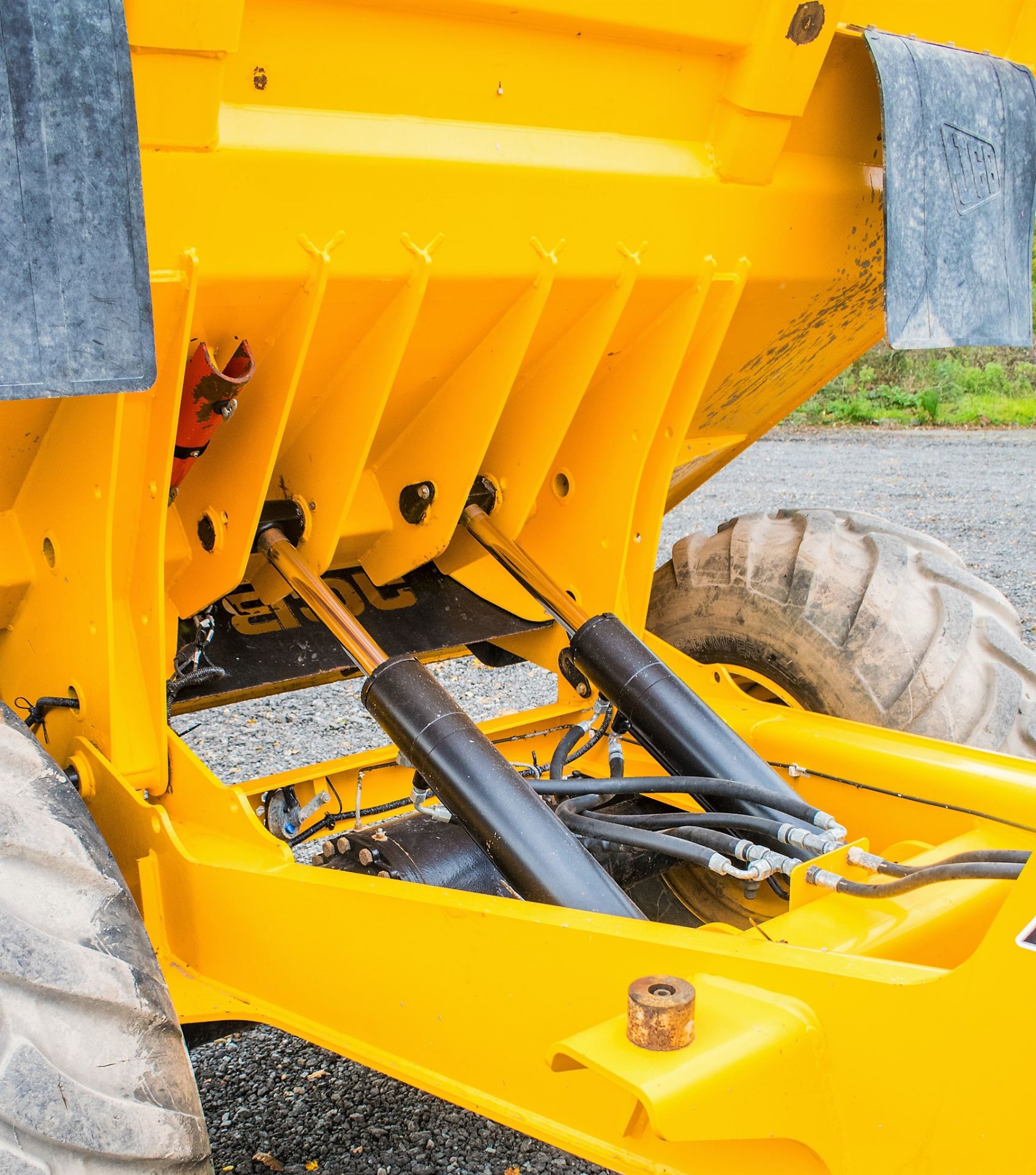 JCB 9T-1 9 tonne straight skip dumper Year: 2018 S/N: J2561073 Recorded Hours: 1015 6297 c/w Front - Image 14 of 16