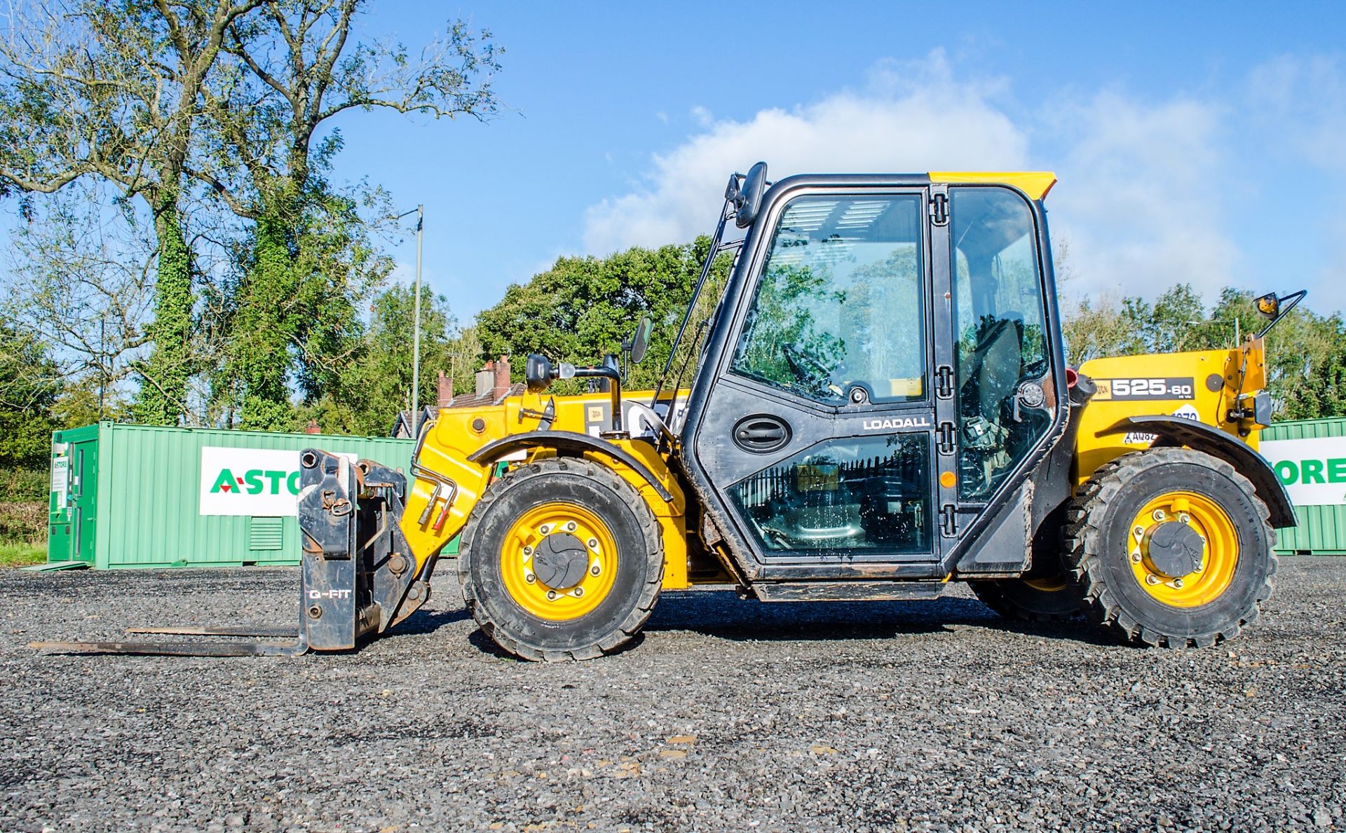 JCB 525-60 Hi-Viz 6 metre telescopic handler Registration Number: MT17 UOS Year: 2017 S/N: 2458156 - Image 7 of 22