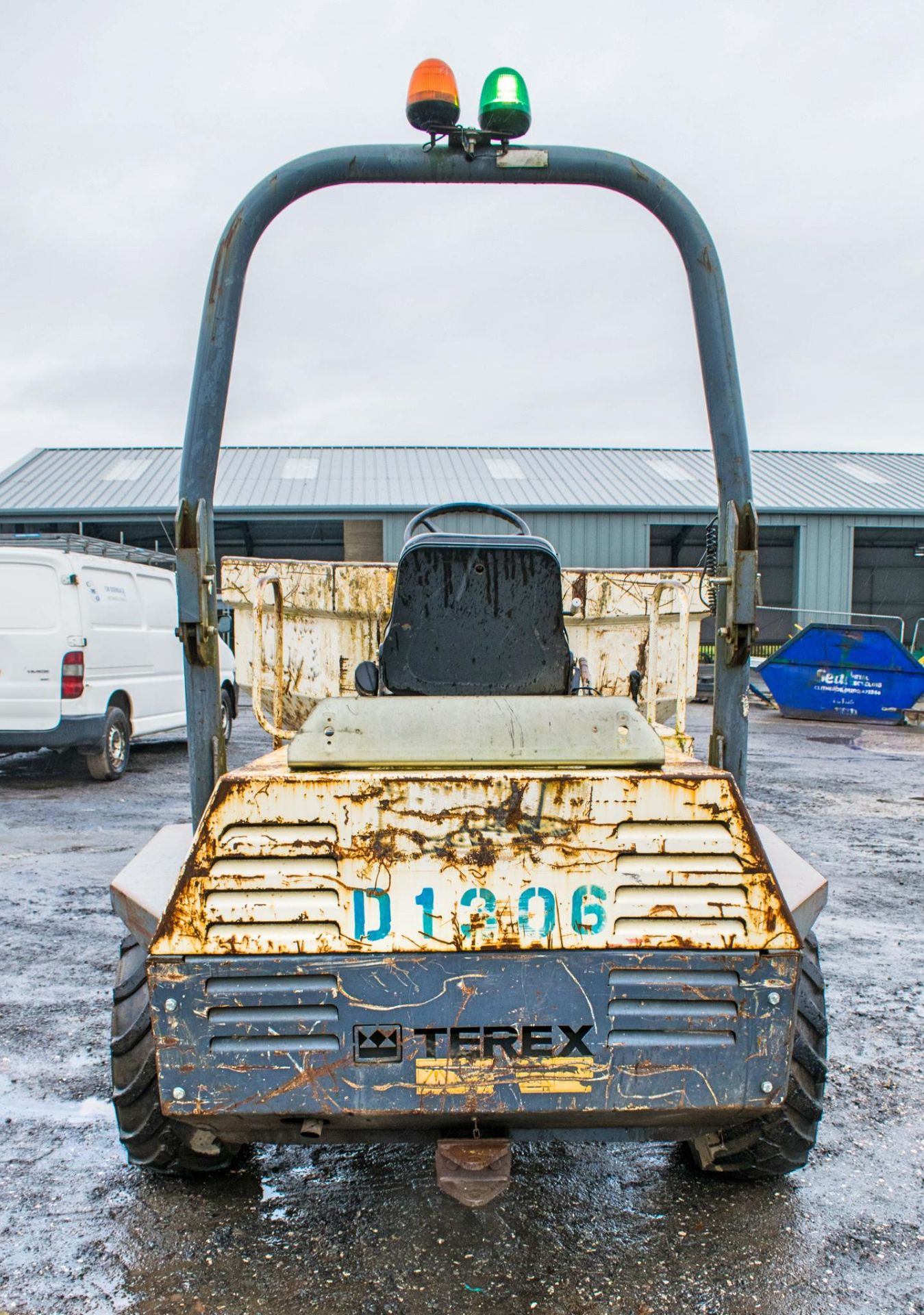 Benford 3 tonne swivel skip dumper Year: 2007 S/N: E709FS372 Recorded Hours: 2928 D1306 - Image 6 of 18