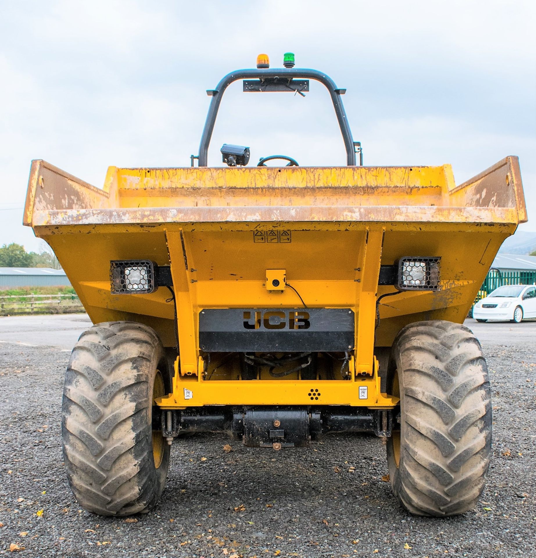 JCB 9T-1 9 tonne straight skip dumper Year: 2018 S/N: J2561073 Recorded Hours: 1015 6297 c/w Front - Image 5 of 16