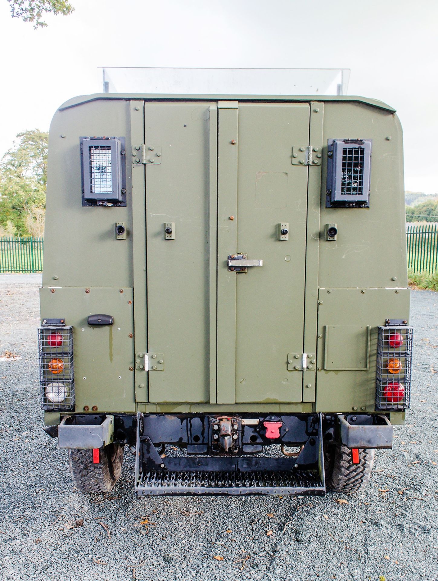 Land Rover Defender 110 300 TDi Snatch armoured 4WD utility vehicle (Ex MOD) In Service Registration - Image 6 of 27